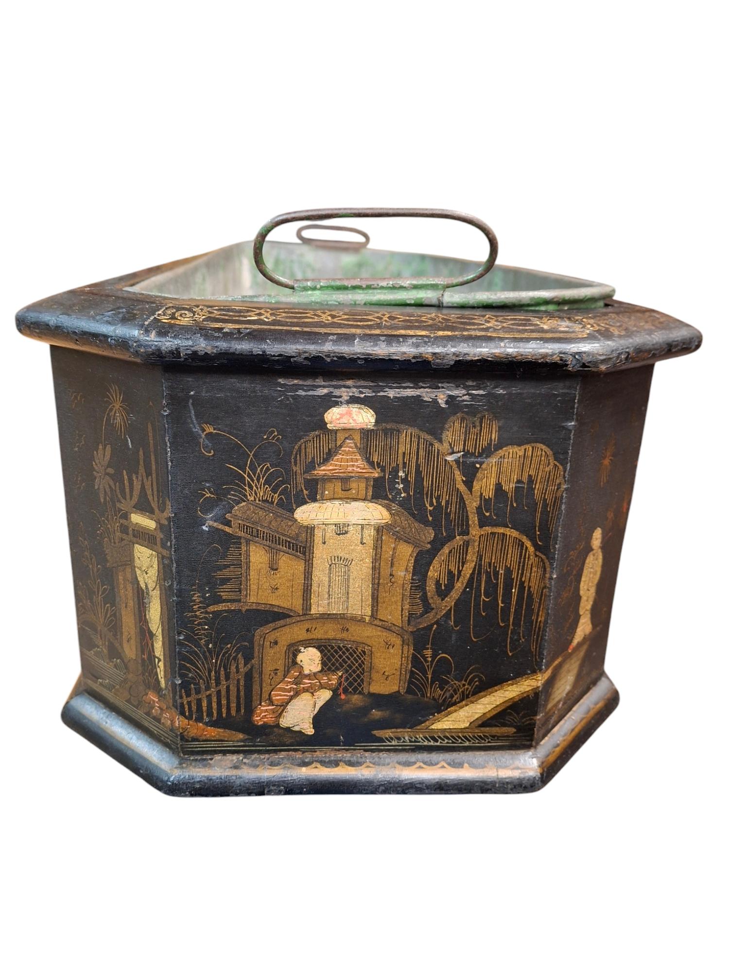 Fin du 18e siècle-début du 19e siècle Jardiniere octogonale en Chinoiserie anglaise en vente 3