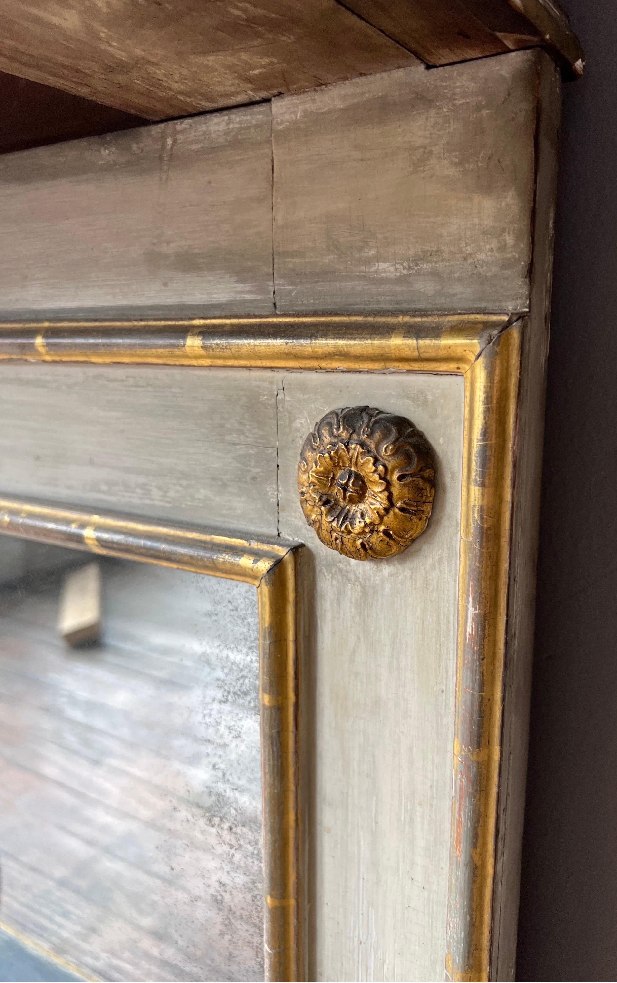 Console à miroir en bois peint et doré de la fin du XVIIIe et du début du XIXe siècle en vente 3