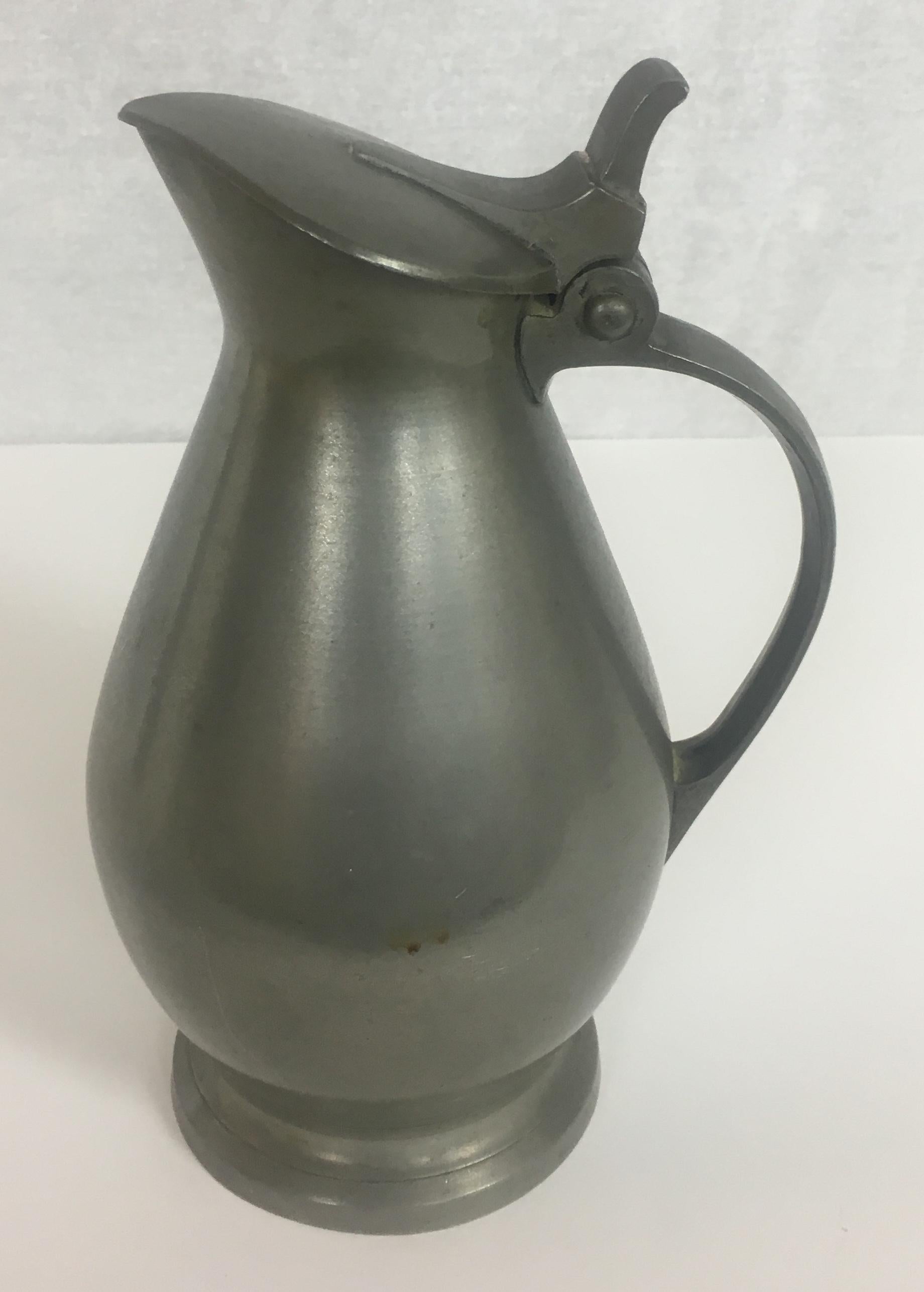 Late 18th-Early 19th Century French Pewter Flagon or Tankard, Royal Engraving In Good Condition In Miami, FL
