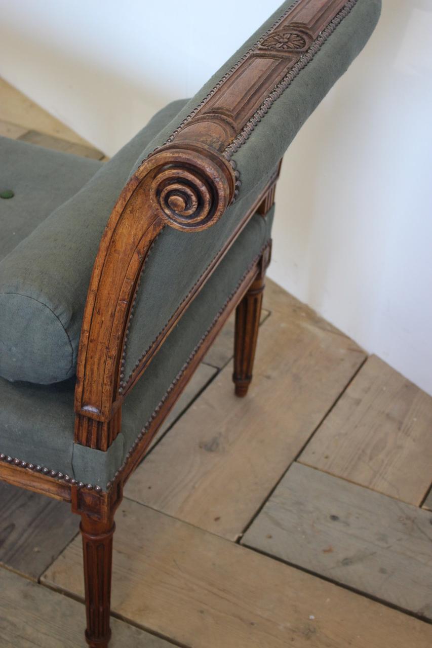 Late 18th-Early 19th Century French Window Seat in Walnut 2