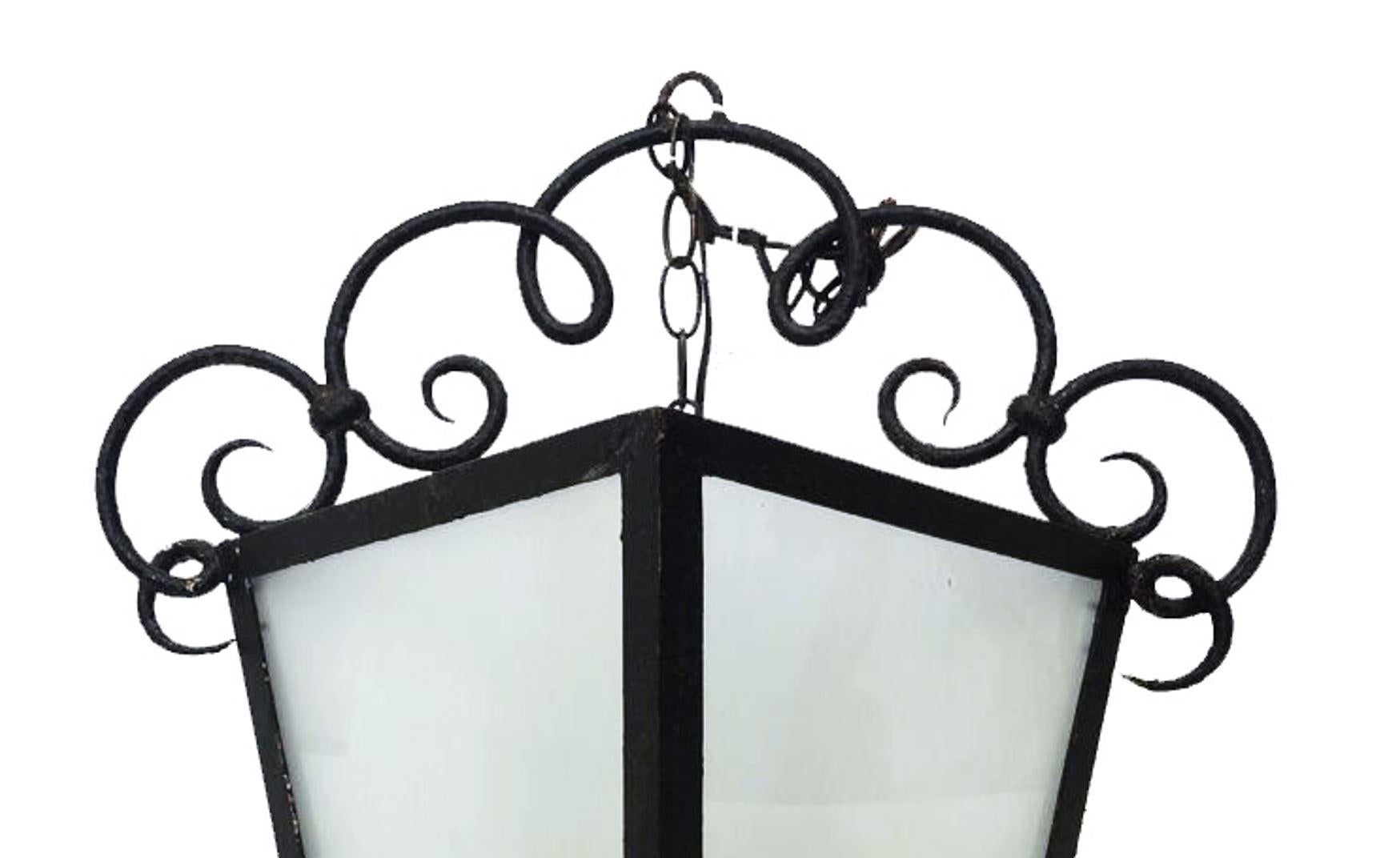 Late 18th-Early 19th Century French Wrought Iron Lanterns In Good Condition In New York, NY