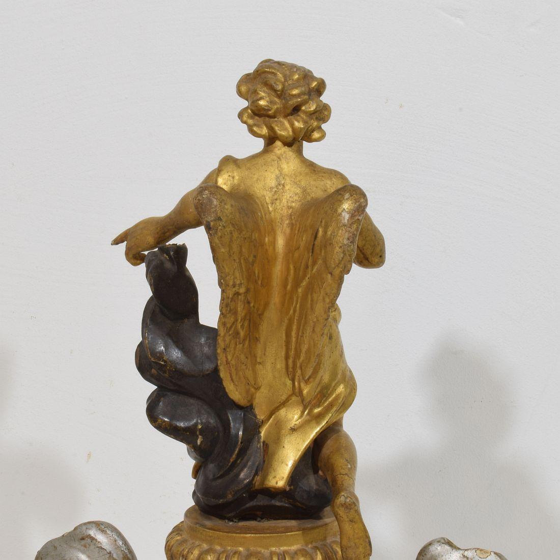 Angelo neoclassico in legno dorato italiano della fine del XVIII/inizio XIX secolo in vendita 3