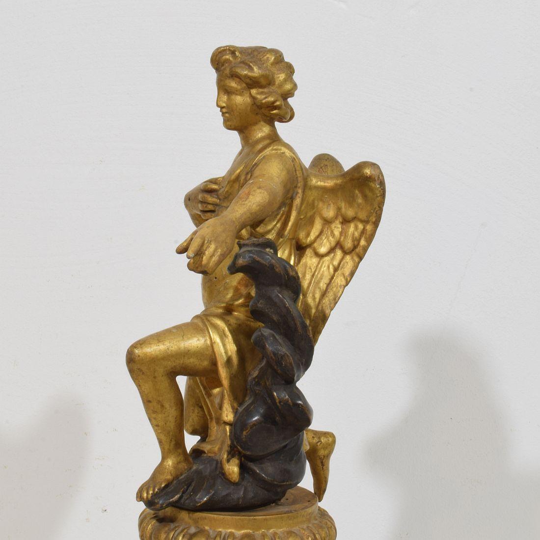 Angelo neoclassico in legno dorato italiano della fine del XVIII/inizio XIX secolo in vendita 4