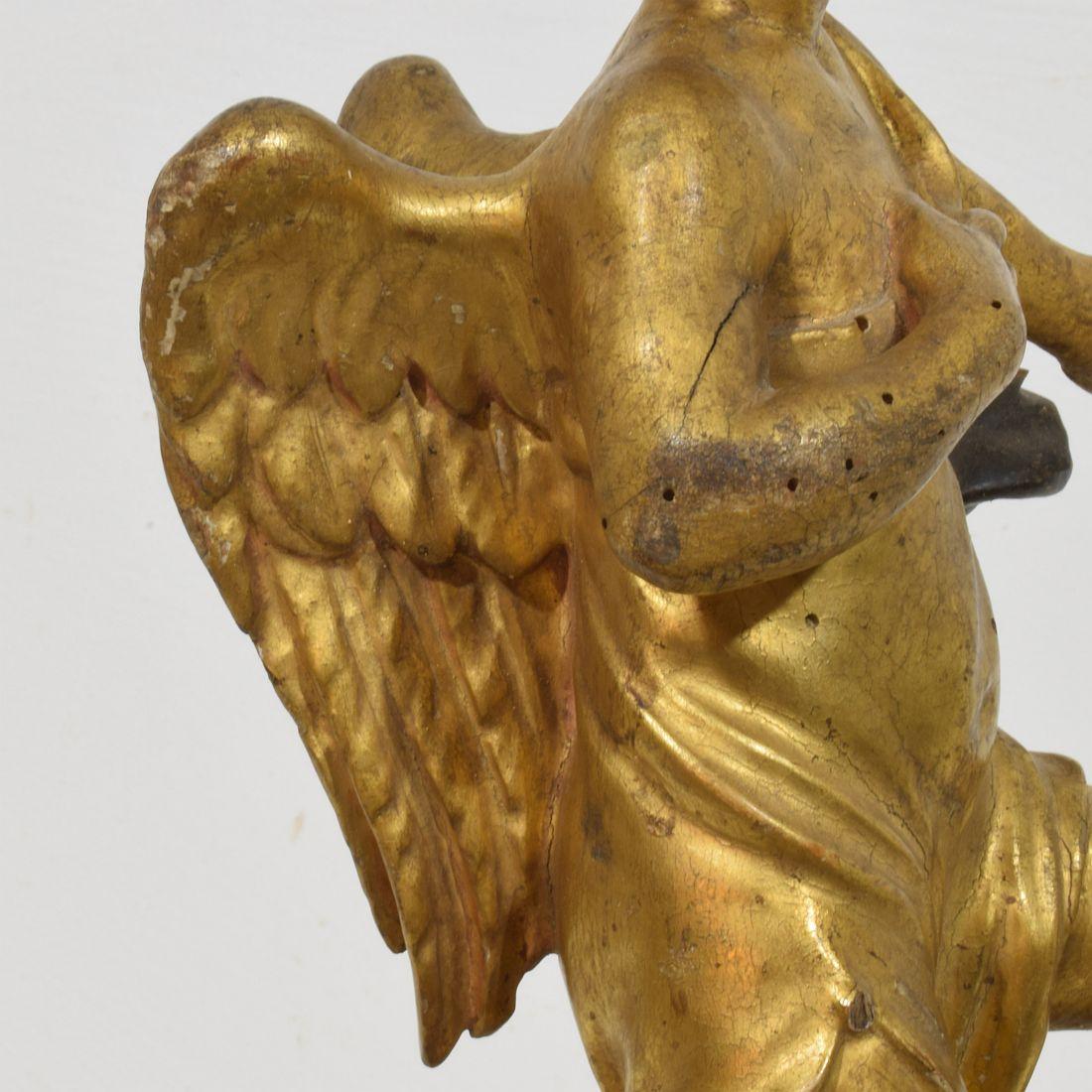 Late 18th / Early 19th Century Italian Giltwood Neoclassical Angel For Sale 7