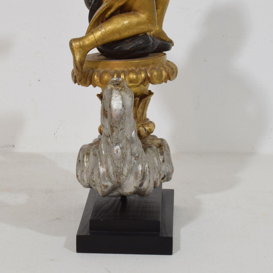 Angelo neoclassico in legno dorato italiano della fine del XVIII/inizio XIX secolo in vendita 6