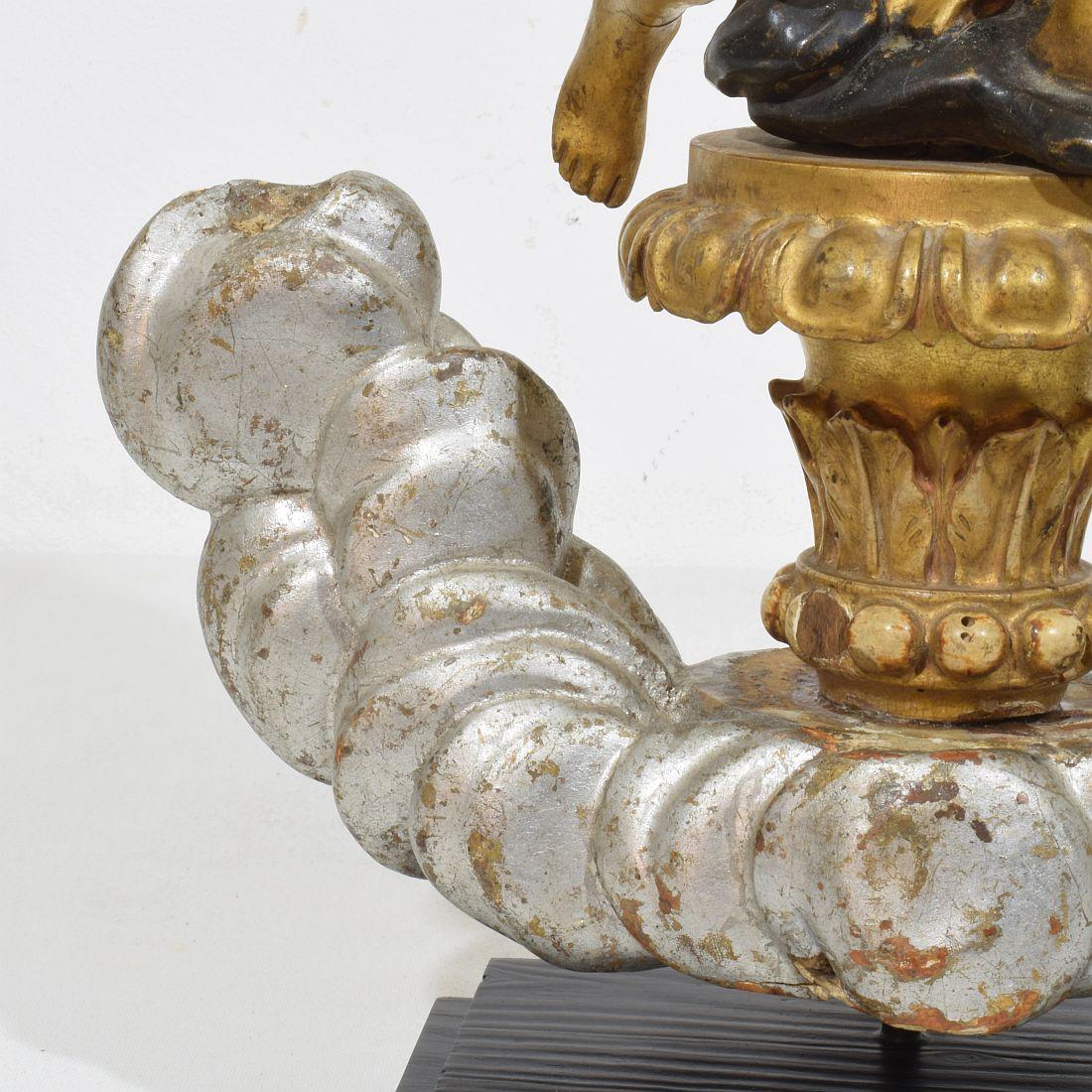 Late 18th / Early 19th Century Italian Giltwood Neoclassical Angel For Sale 11