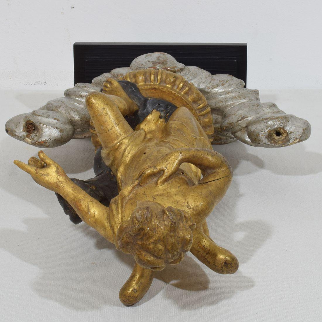 Late 18th / Early 19th Century Italian Giltwood Neoclassical Angel For Sale 13