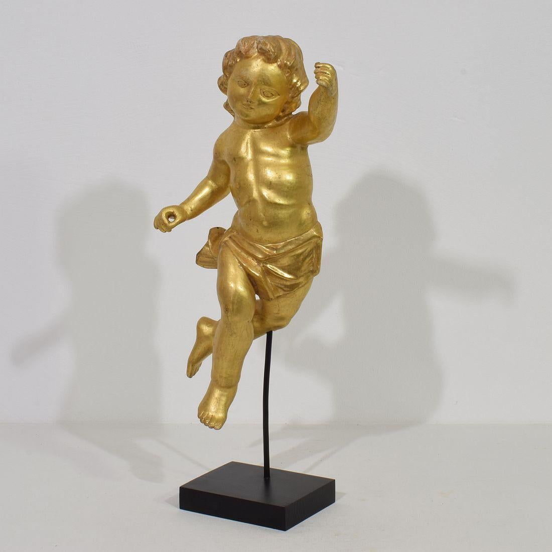 Very nice handcarved giltwood neoclassical angel,
Italy, circa 1780-1820.
Weathered, small losses
Measurements include the wooden base.