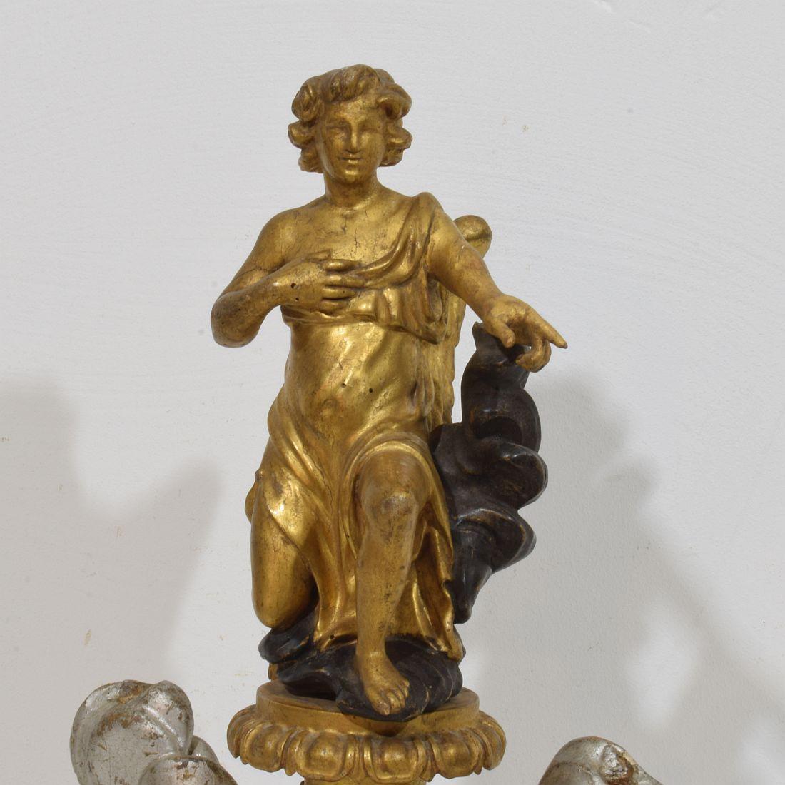 Legno Angelo neoclassico in legno dorato italiano della fine del XVIII/inizio XIX secolo in vendita