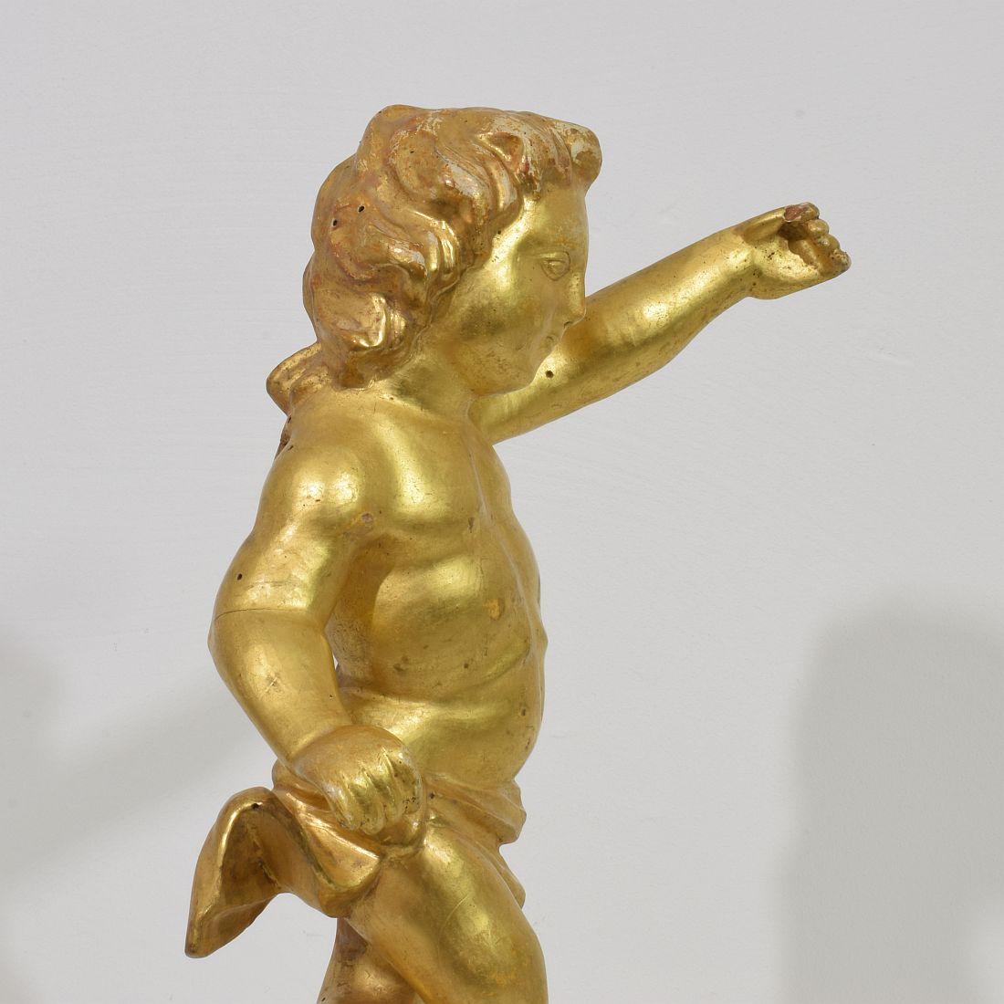 Late 18th / Early 19th Century Italian Giltwood Neoclassical Angel For Sale 3