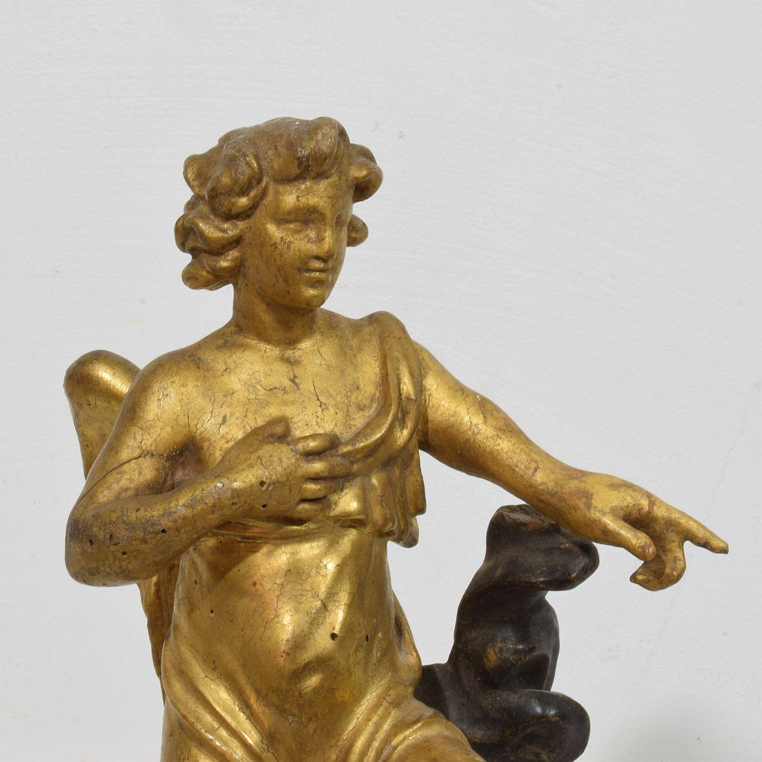 Late 18th / Early 19th Century Italian Giltwood Neoclassical Angel For Sale 3