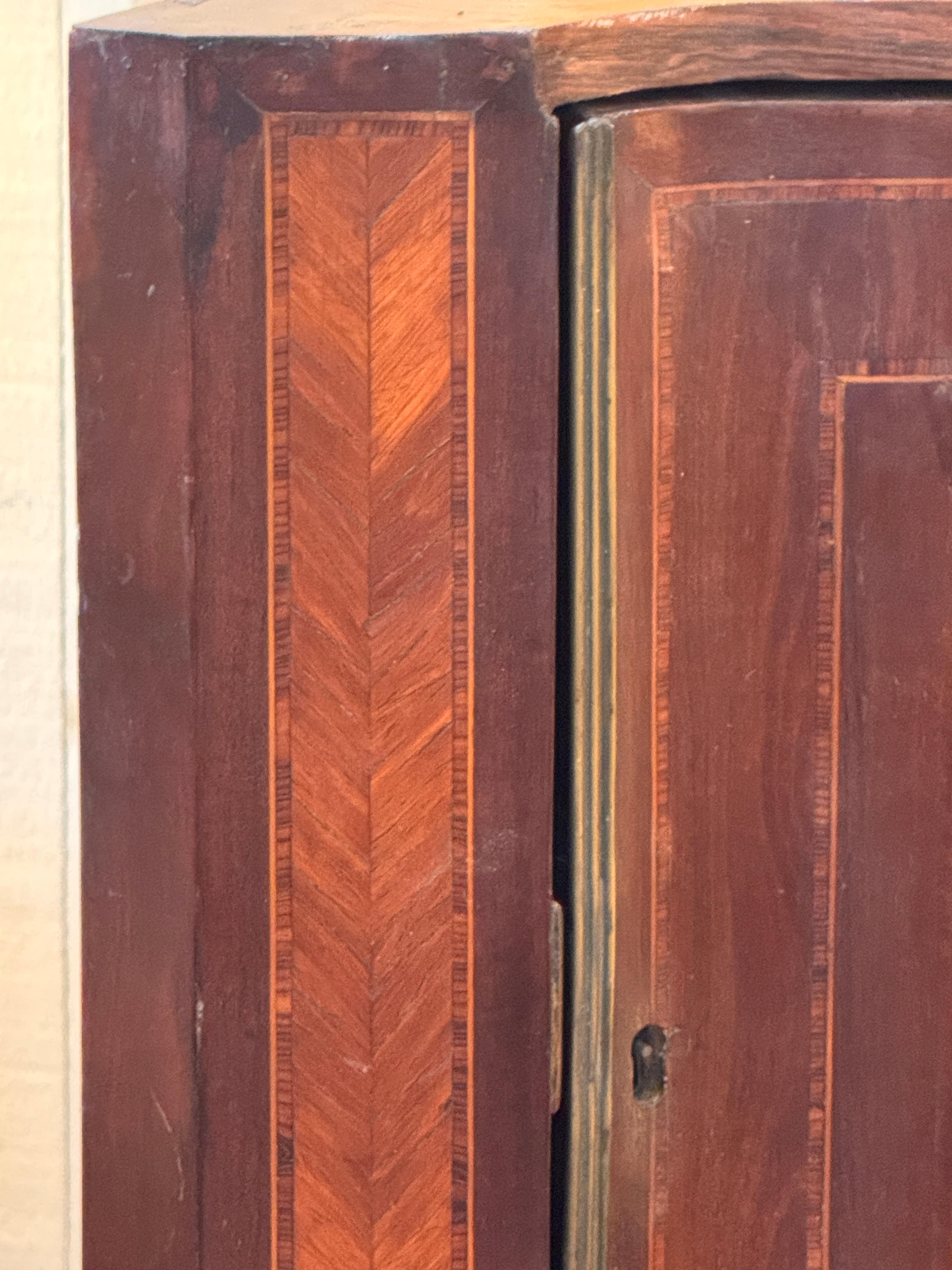 Legno Late 18th–Early 19th Century Italian Miniature Inlaid Cabinet in vendita