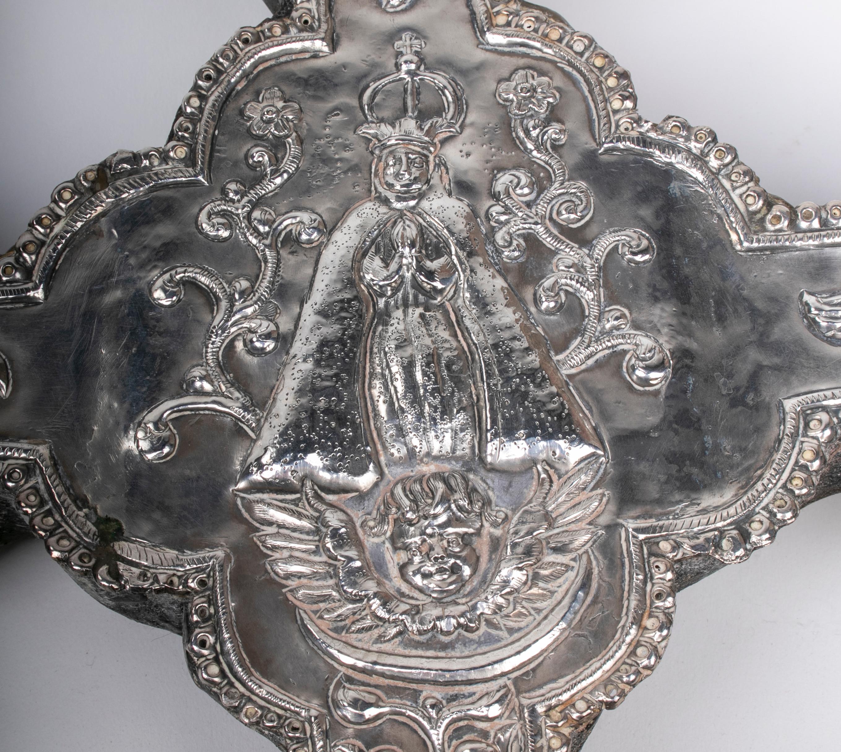 Late 18th-Early 19th Century Peruvian Silver Cross on Wood 2