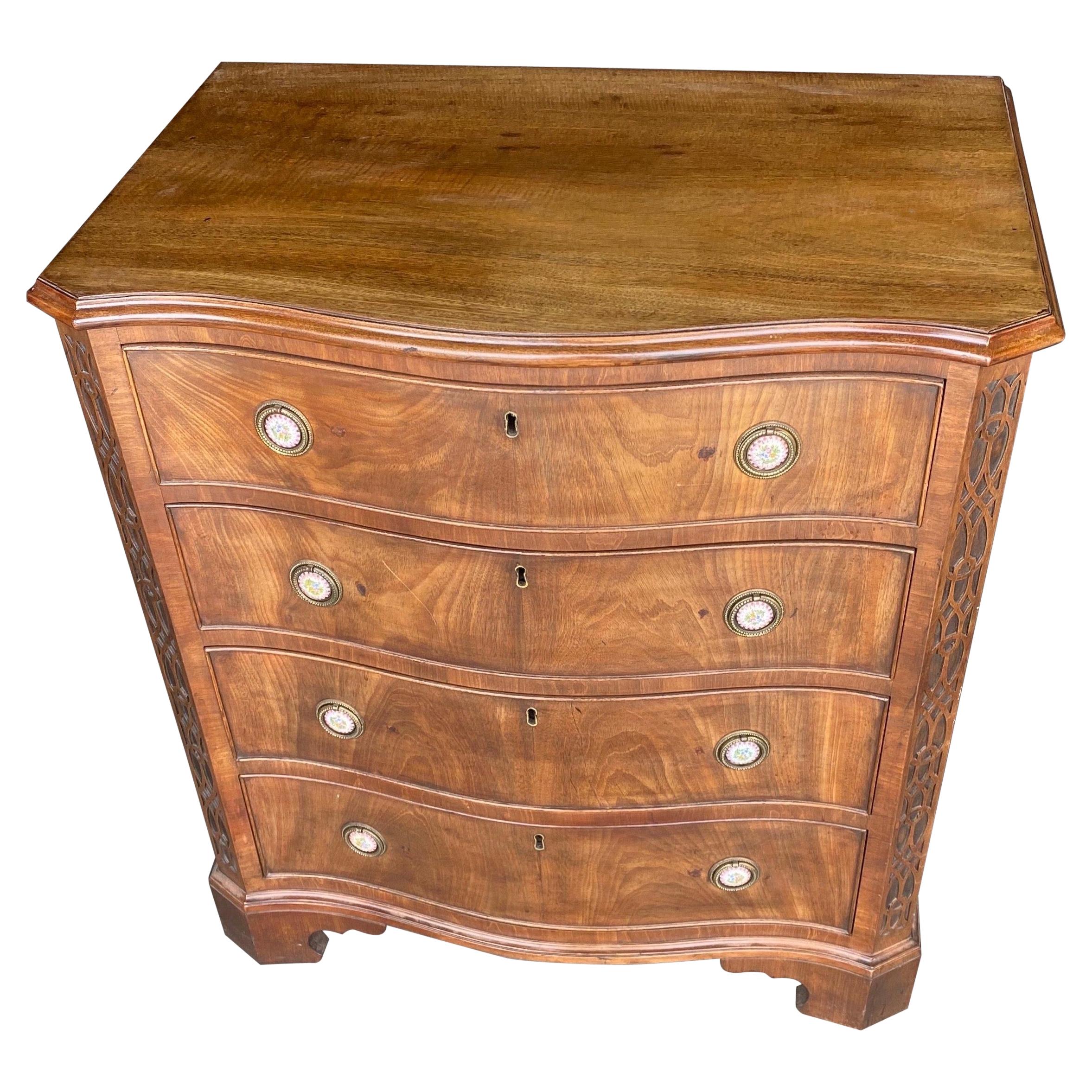 Late 18th-early 19th Century Petite Serpentine Georgian Mahogany Dressing Chest For Sale