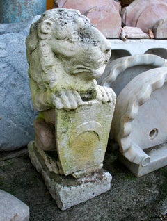 Late 18th-Early 19th Century Spanish Pair of Hand Carved Lions Holding Shields