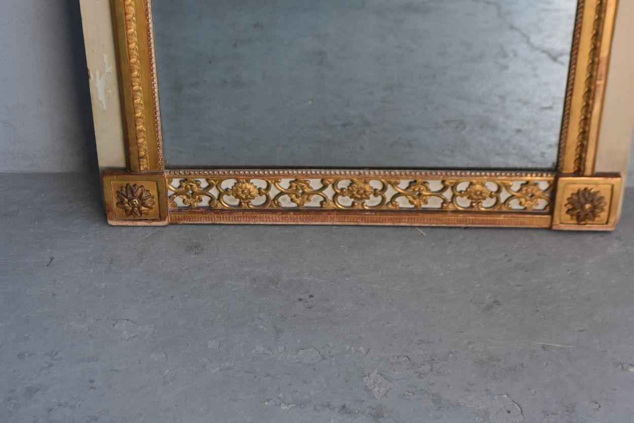 Late 18th Century Lacquered Wood and Gilded Trumeau Mirror 4
