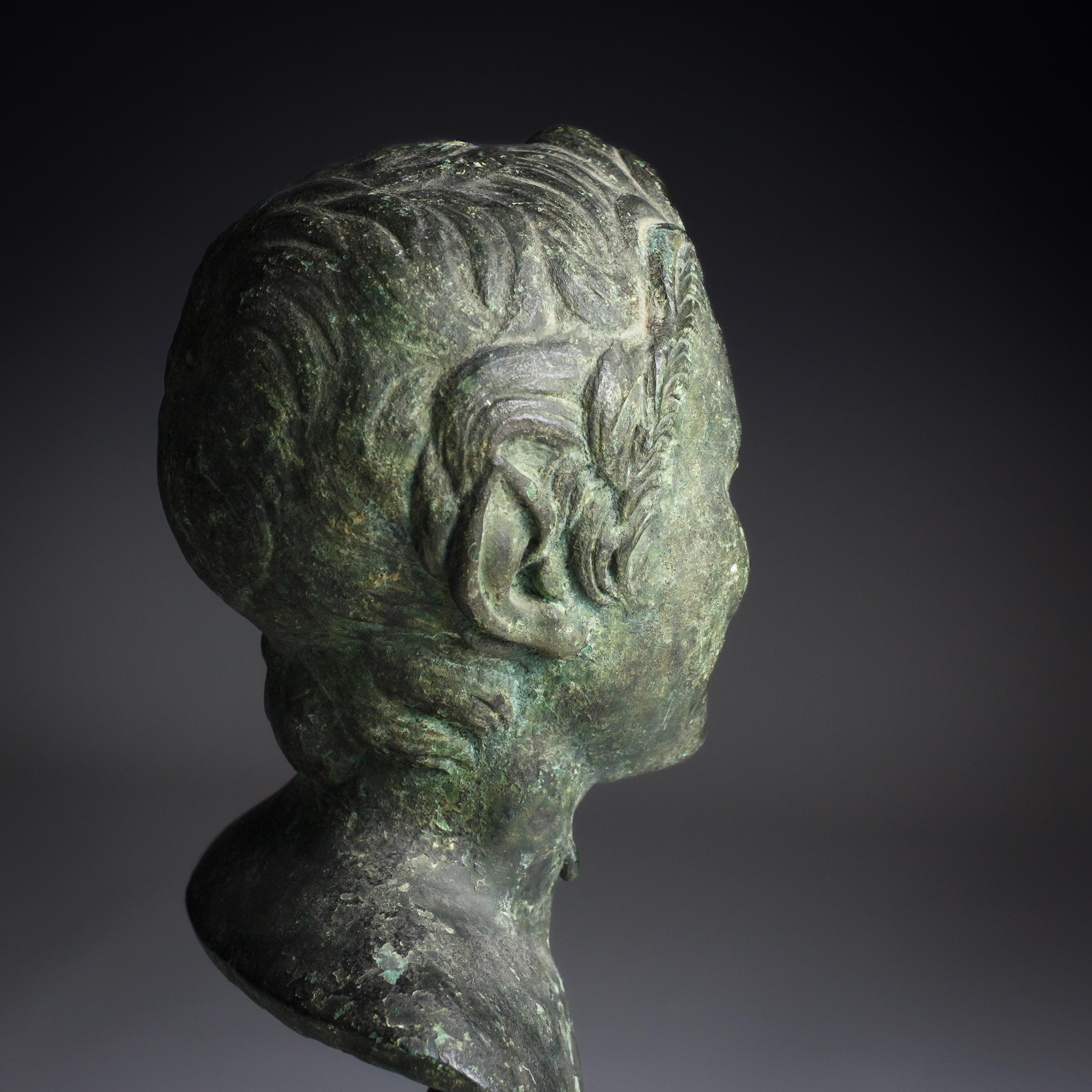 Busto de bronce de fauno o sátiro de finales del siglo XVIII o principios del XIX en venta 3