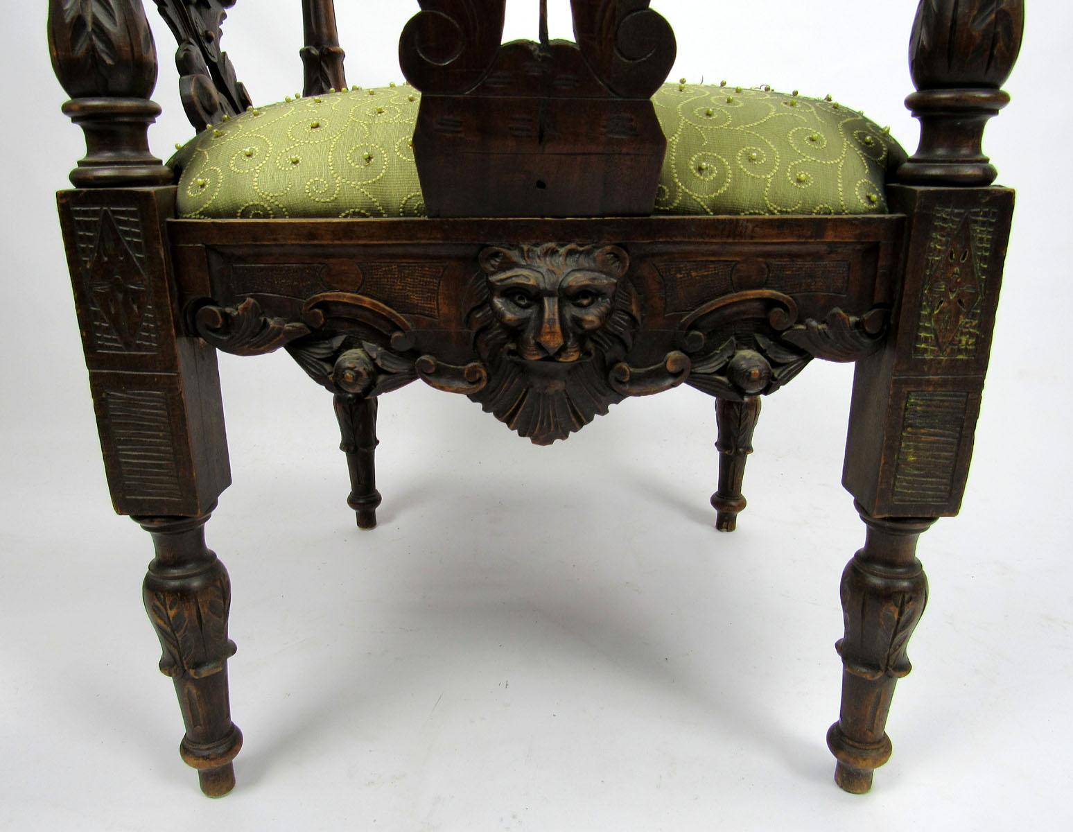 Late 18th or Early 19th Century Italian Desk Chair For Sale 7