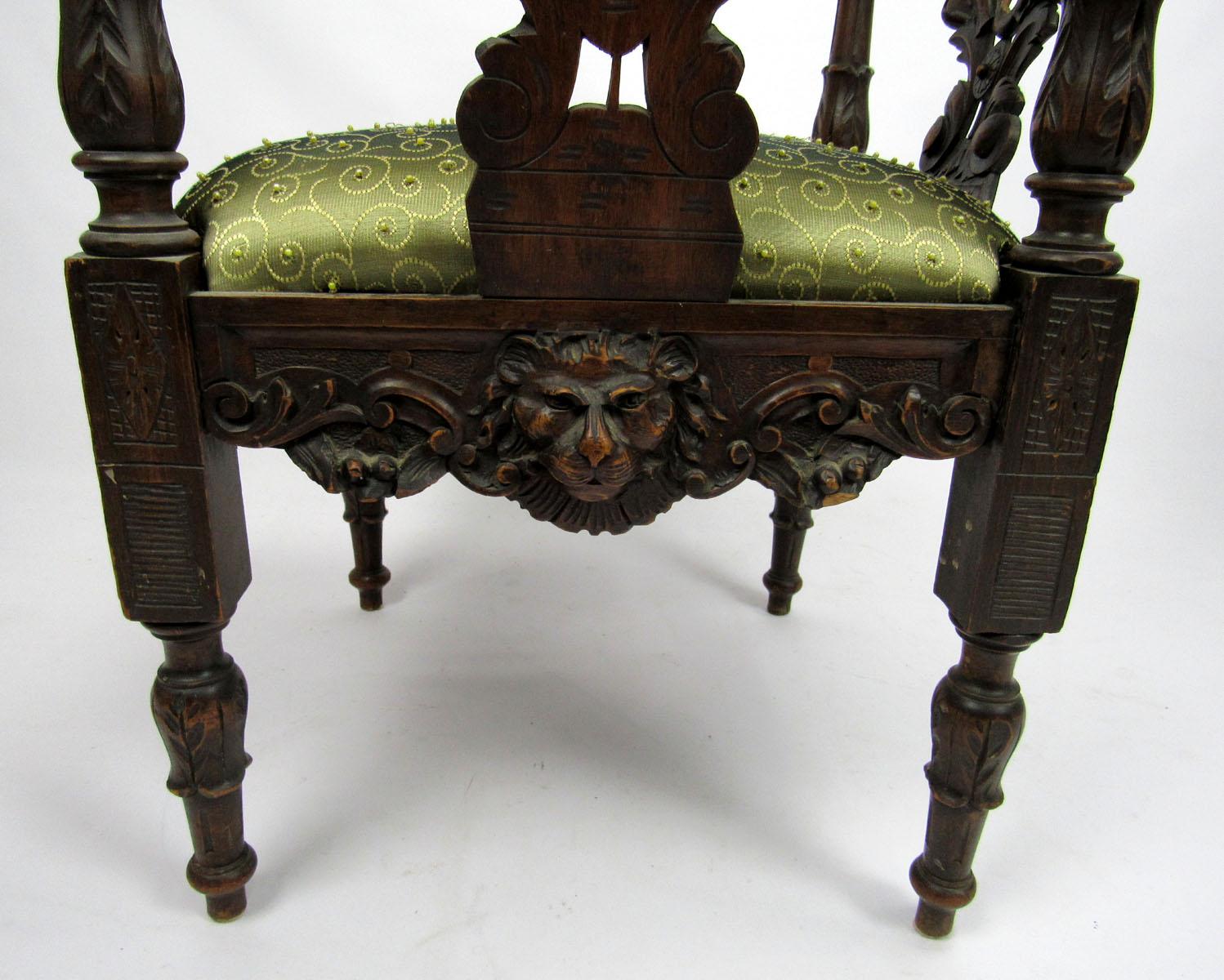 Late 18th or Early 19th Century Italian Desk Chair For Sale 11
