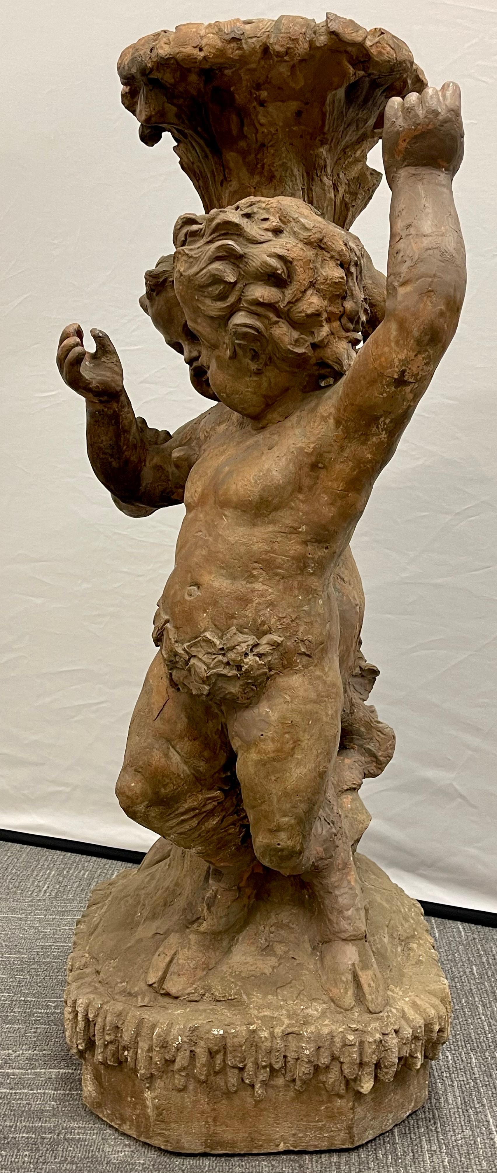 Fin du 18e siècle ou début du 19e siècle Fontaine figurative Putti en terre cuite / Base de jardinière en vente 12