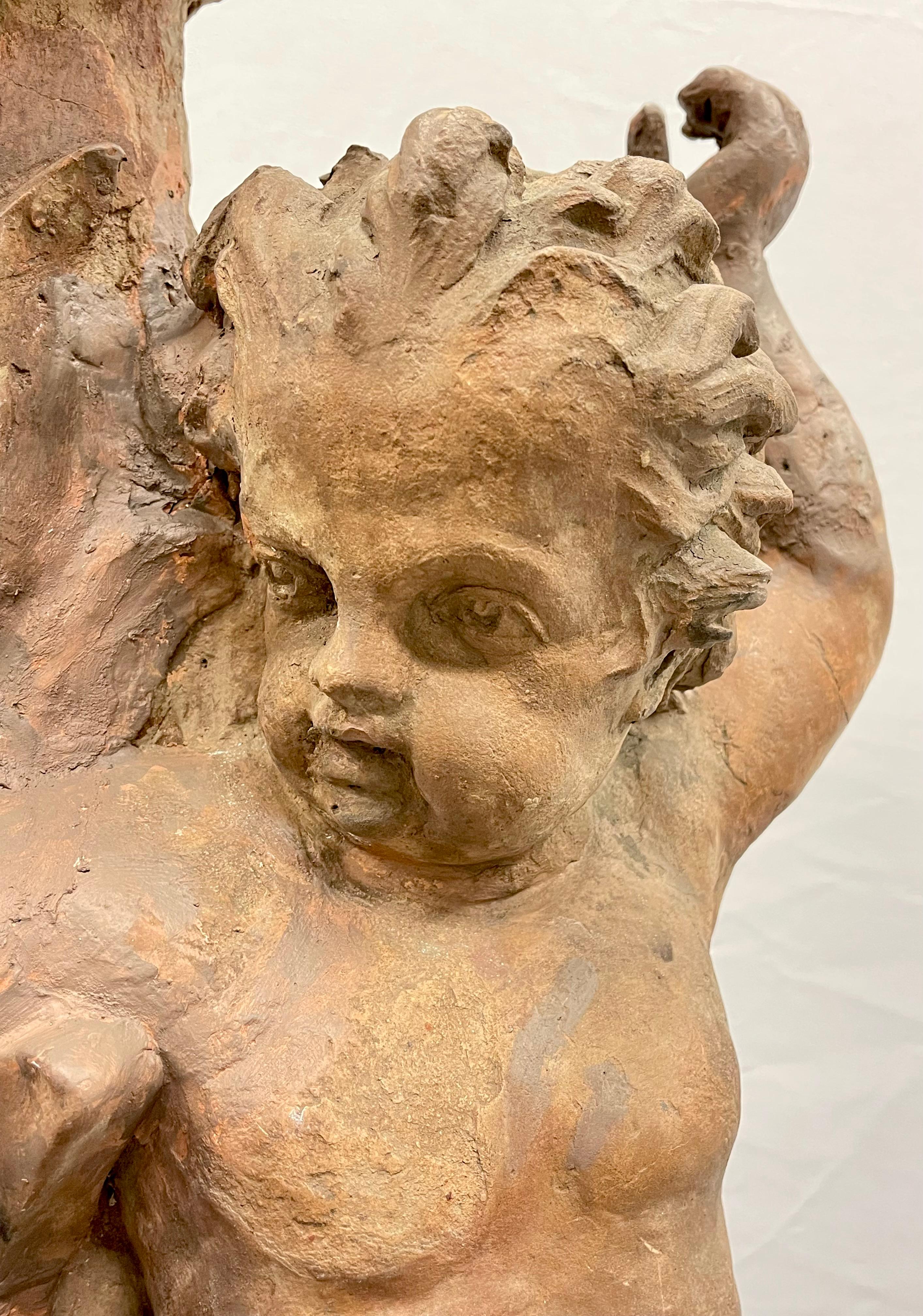 Terre cuite Fin du 18e siècle ou début du 19e siècle Fontaine figurative Putti en terre cuite / Base de jardinière en vente