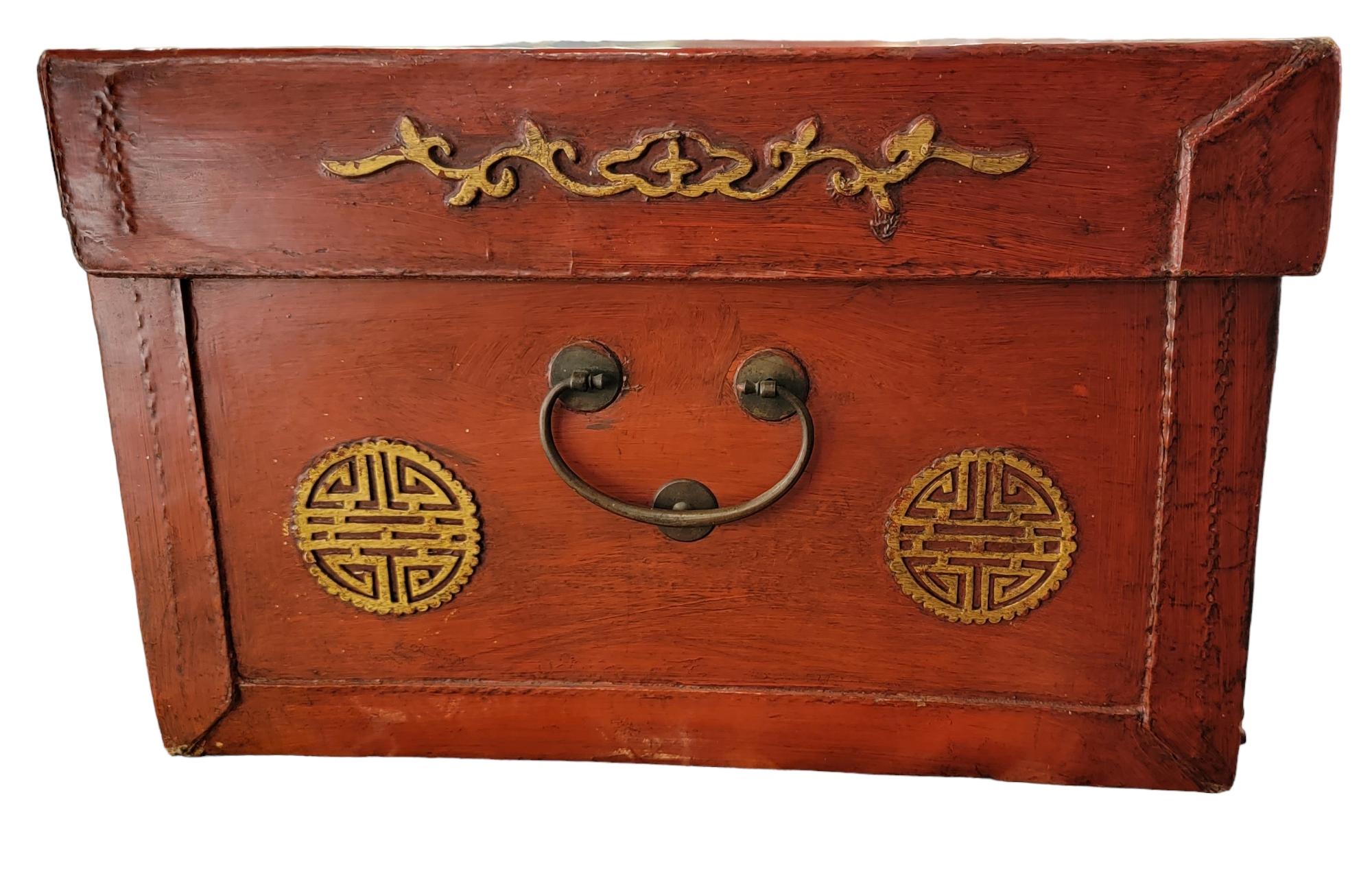 Late 18thC Chinese Leather Wooden Trunk In Good Condition For Sale In Pasadena, CA