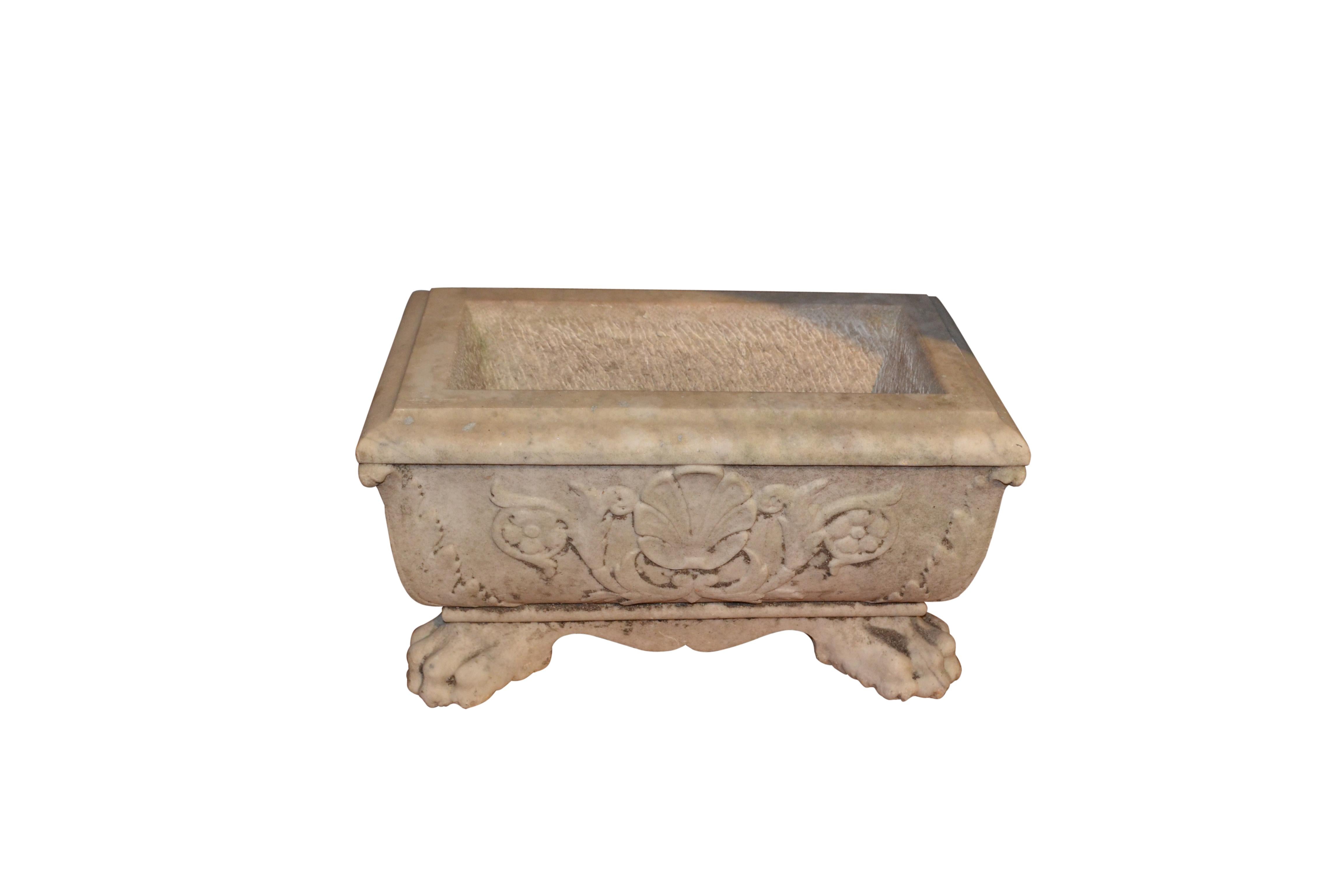  Late 19 Century Italian Neo-Classical Carved Carrara Marble Planter  In Good Condition For Sale In Vancouver, British Columbia