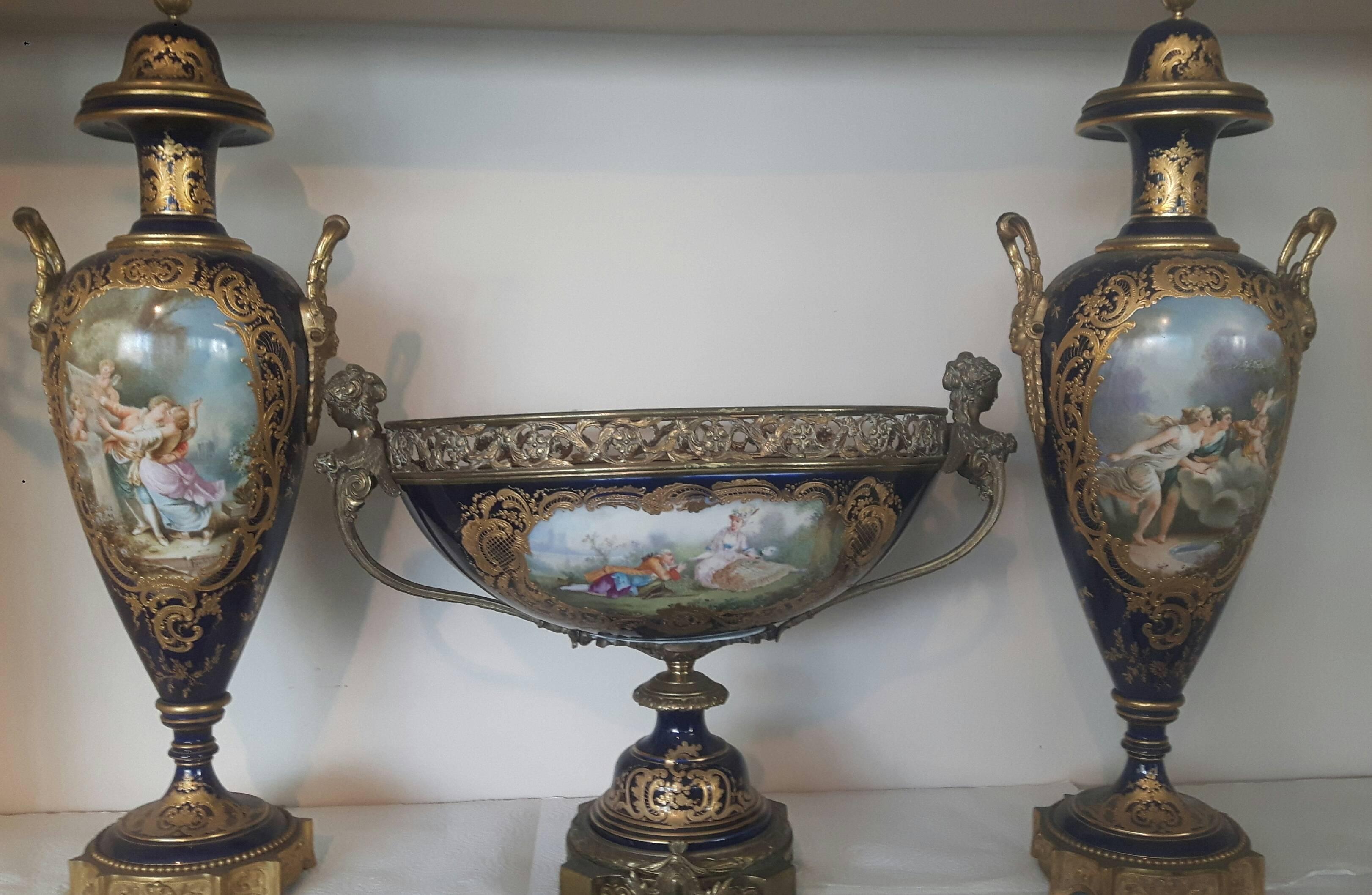 Late 19th Century Sevre Style Porcelain and Ormolu Assembled Ganiture In Excellent Condition For Sale In London, GB