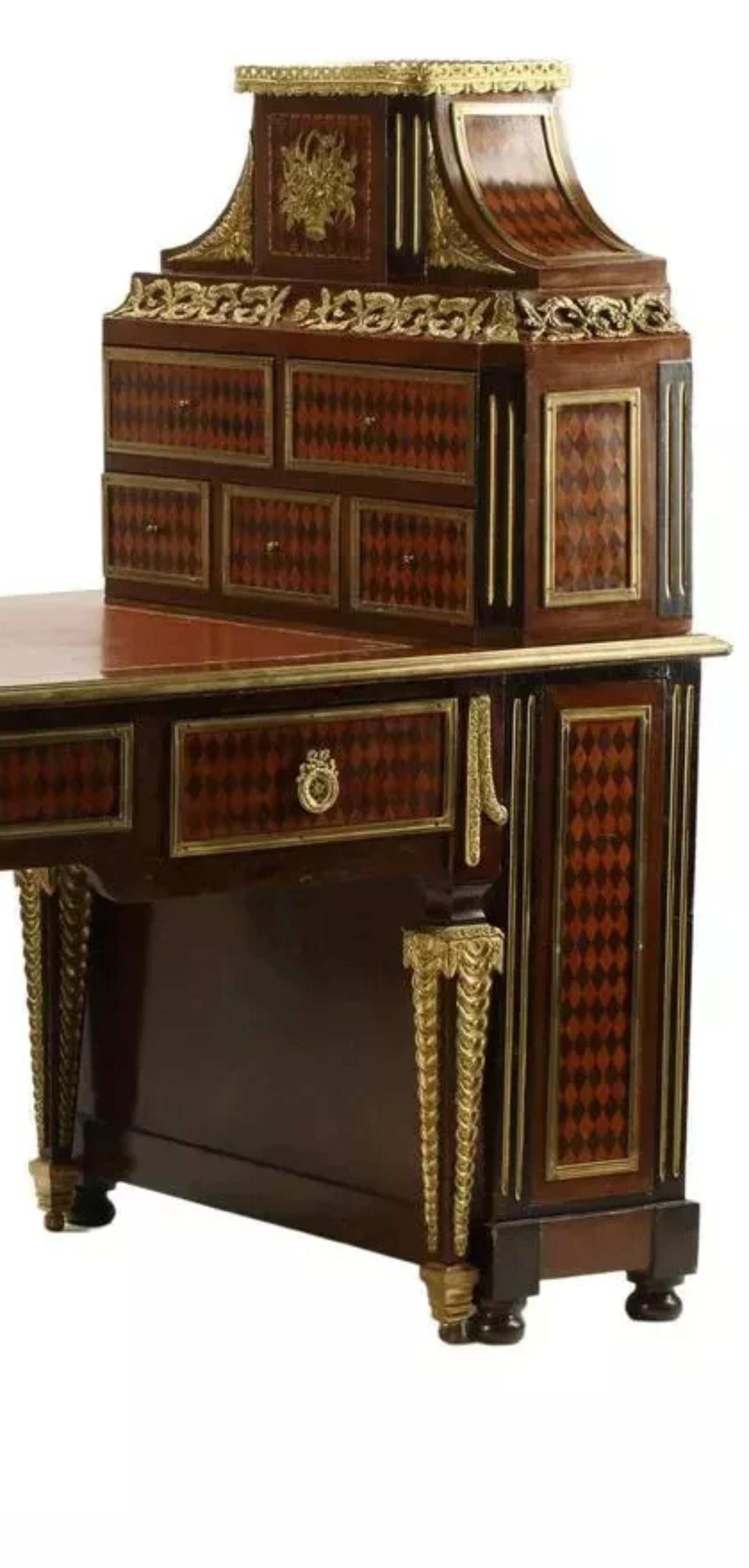 Scrivania di fine '900 in stile Luigi XVI, con ormolatura, Bureau Plat, Cartonnier! In condizioni buone in vendita a Austin, TX