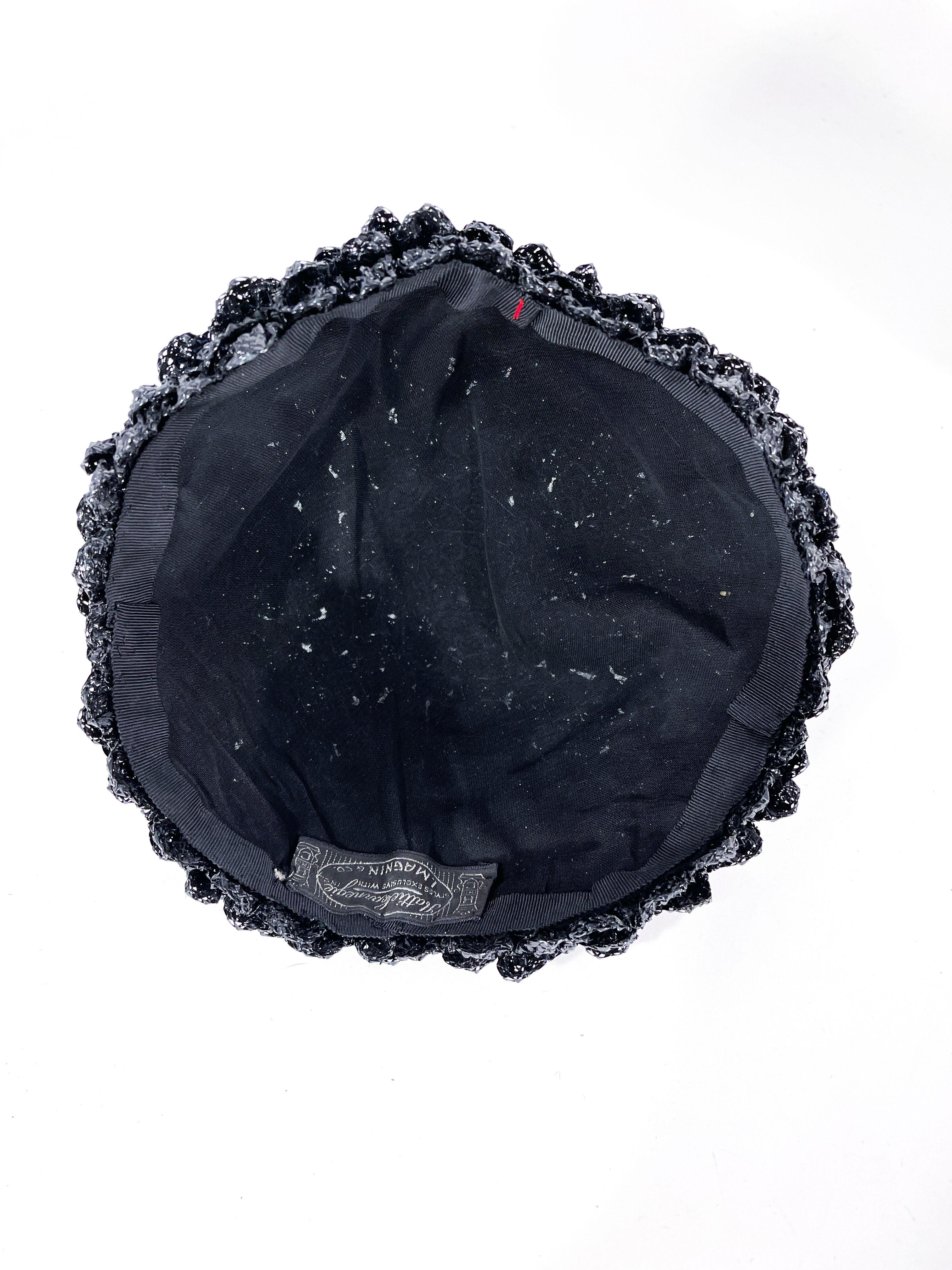 Hattie Carnegie - Chapeau en raphia noir à décolleté arrondi de la fin des années 1930 Pour femmes en vente