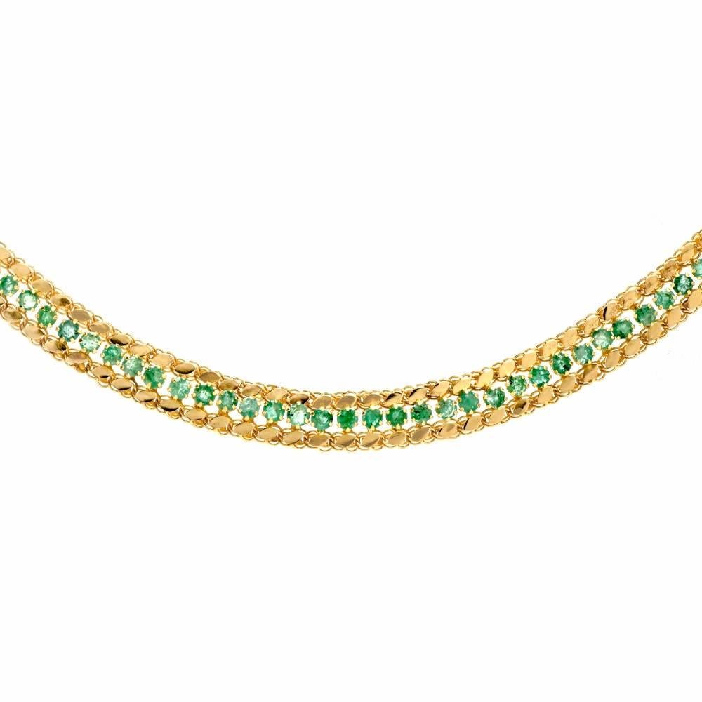 Round Cut Late 1950s 18 Karat Yellow Gold Chocker Emerald Necklace