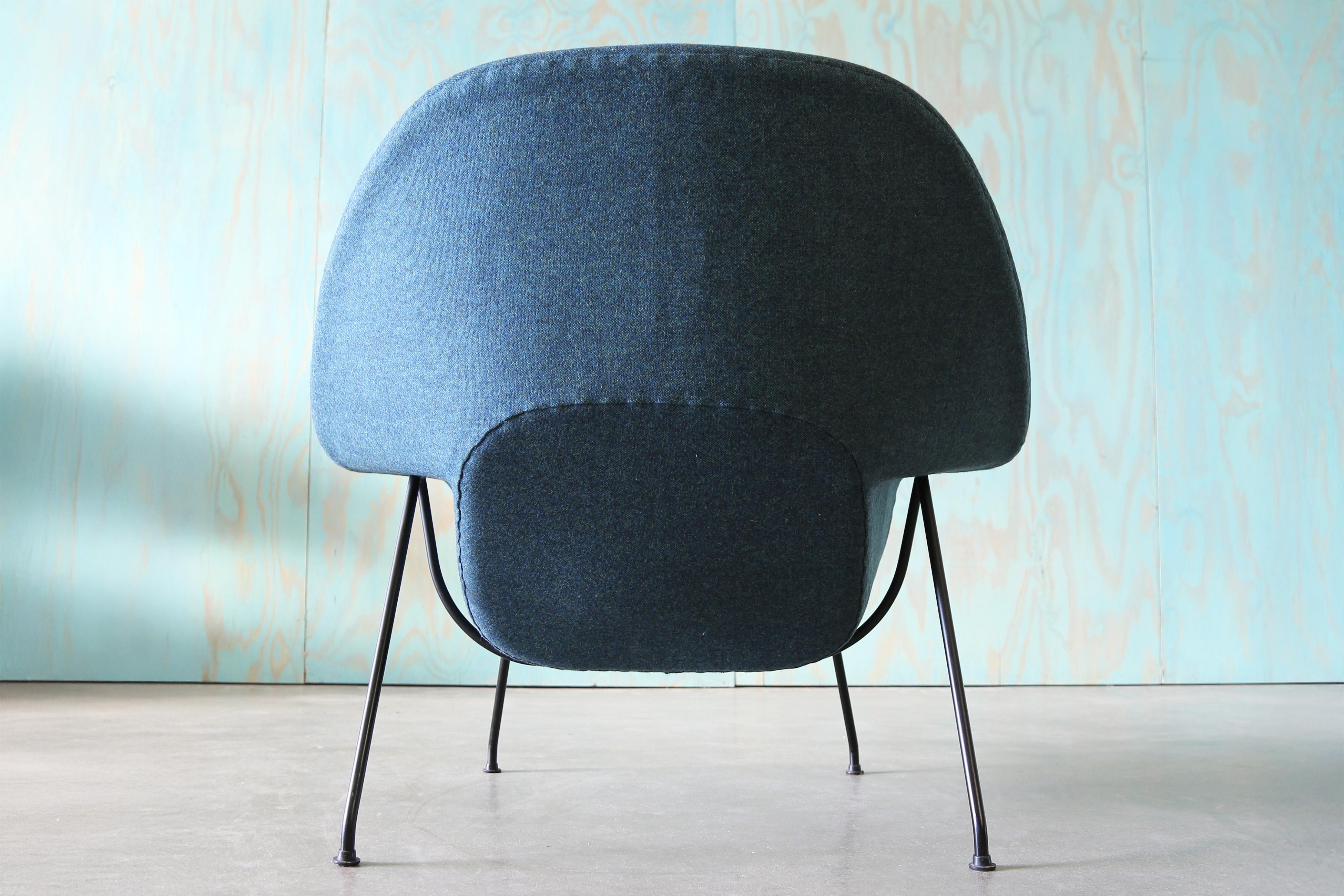 Sedia a grembo con ottomana di seconda generazione di Eero Saarinen per Knoll, fine anni '50, colore verde acqua. in vendita 3