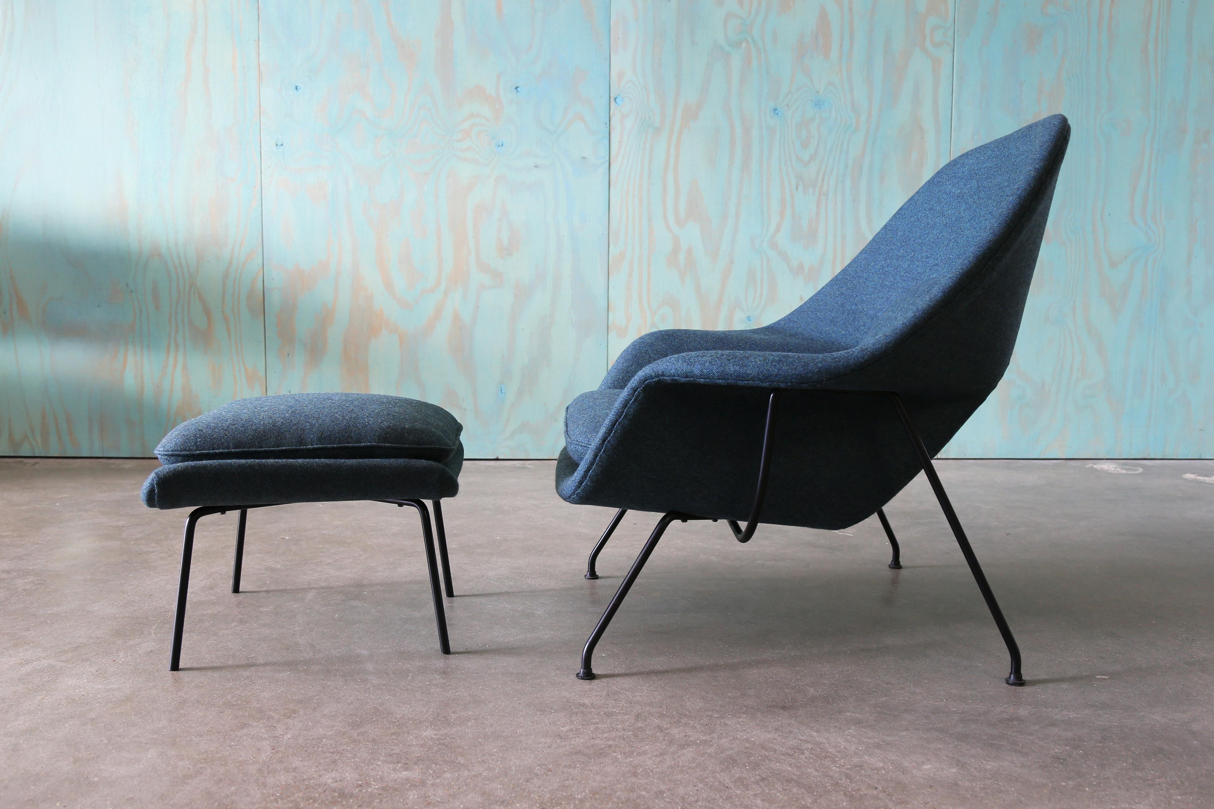 Sedia a grembo con ottomana di seconda generazione di Eero Saarinen per Knoll, fine anni '50, colore verde acqua. In condizioni buone in vendita a Virginia Beach, VA