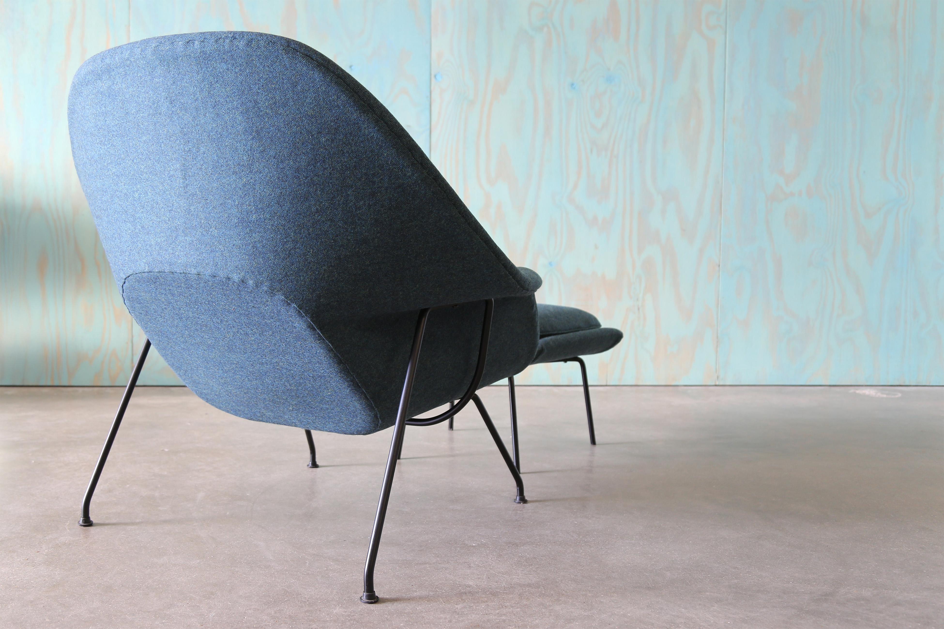 Sedia a grembo con ottomana di seconda generazione di Eero Saarinen per Knoll, fine anni '50, colore verde acqua. in vendita 1