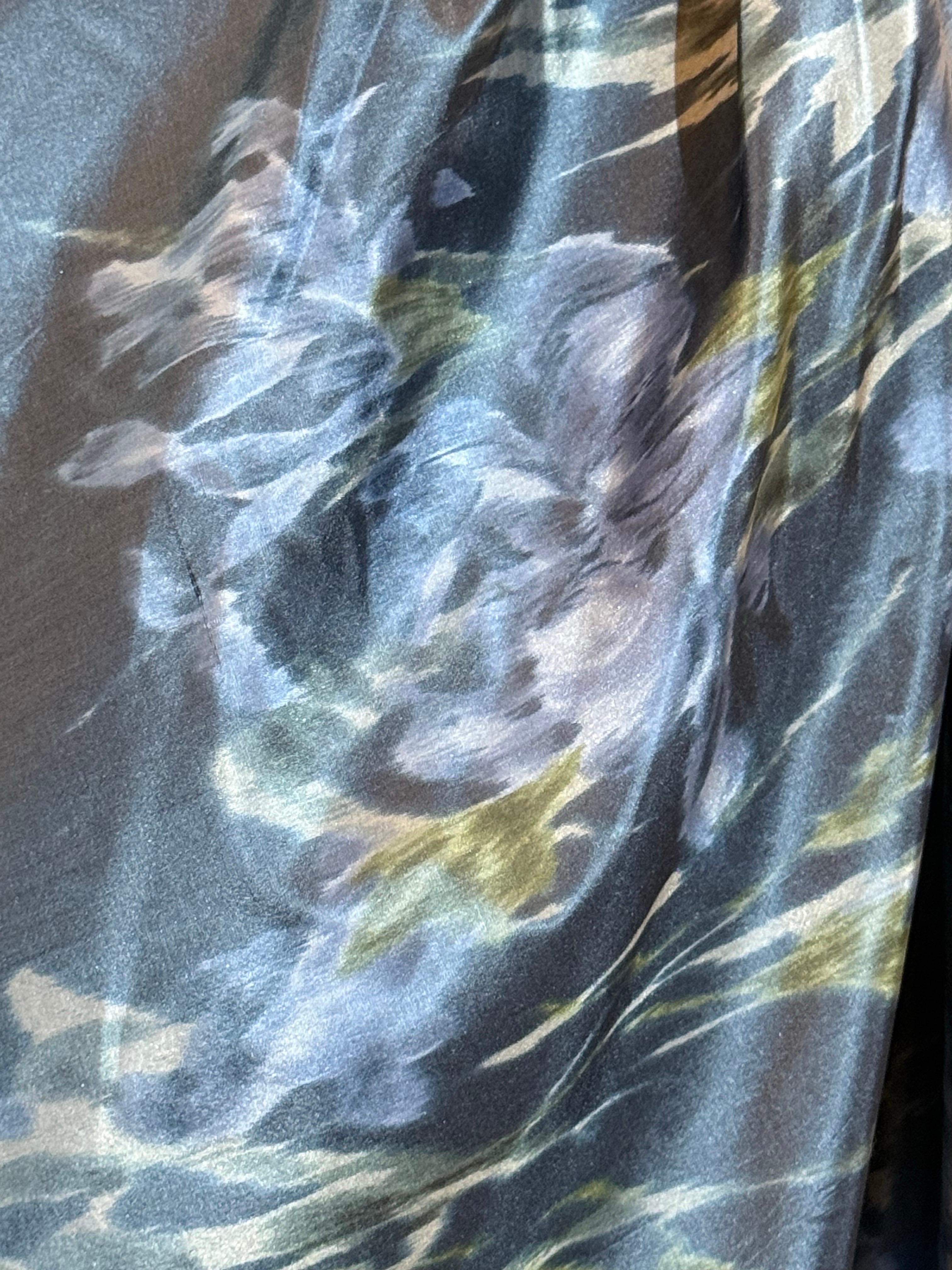 Ende der 1950er Jahre Frederick & Nelson Ein-Schulter-Kleid mit blauem Iris-Moire-Druck im Angebot 8