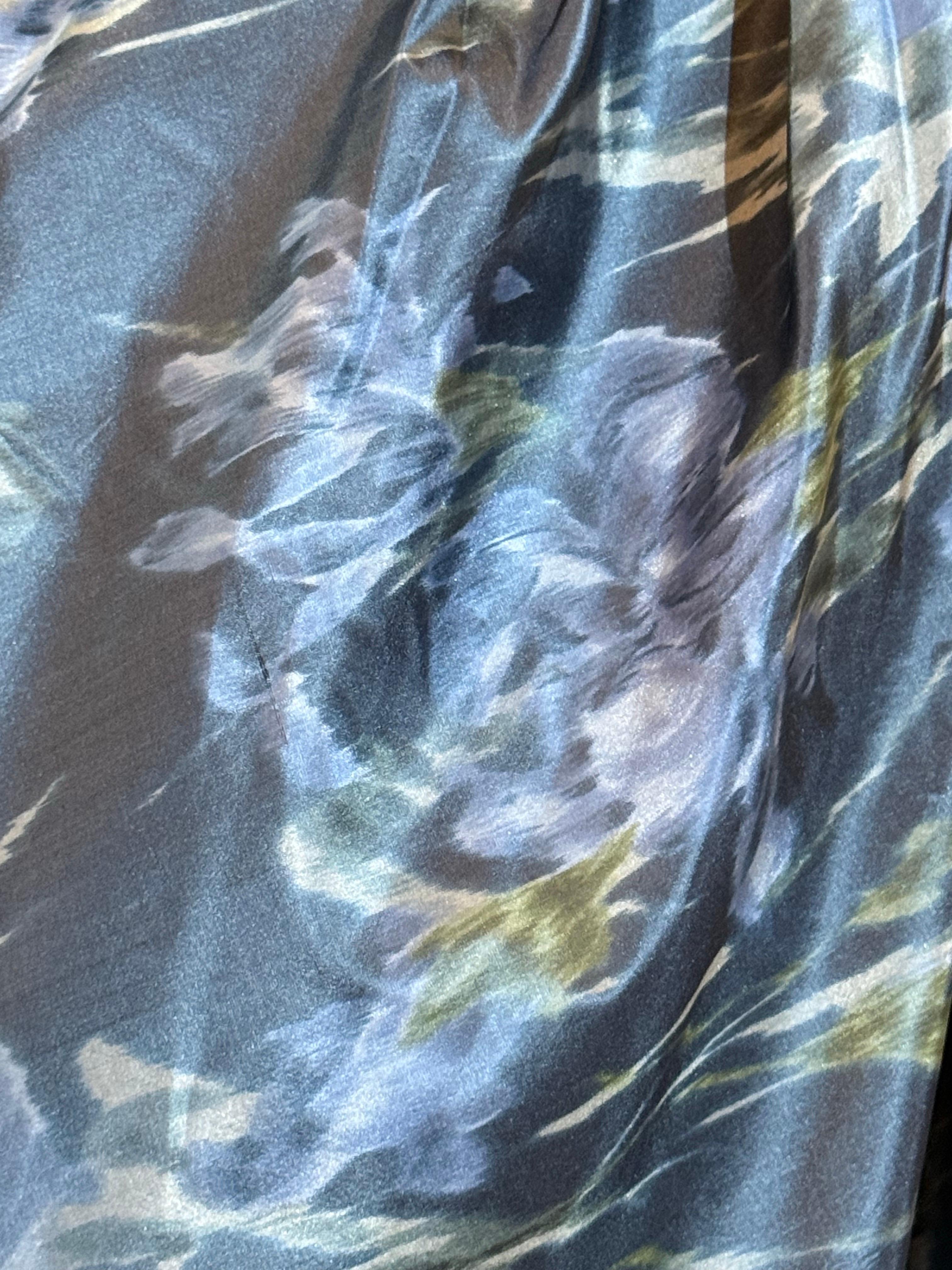 Ende der 1950er Jahre Frederick & Nelson Ein-Schulter-Kleid mit blauem Iris-Moire-Druck im Angebot 9