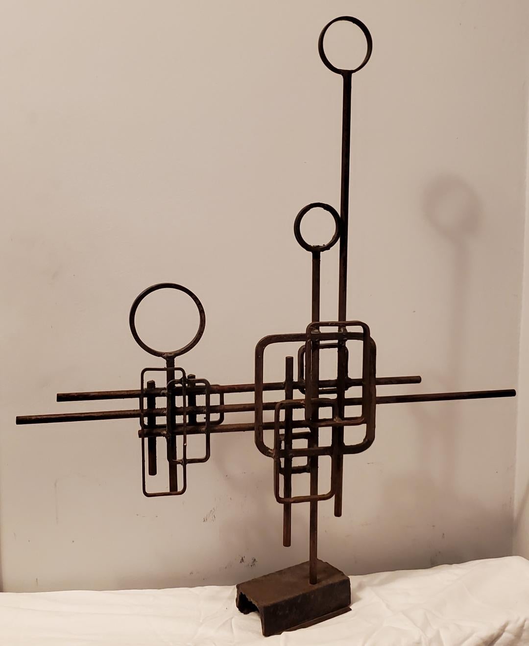 Scultura astratta in metallo forgiata a mano dell'artista M. I. Durand, fine anni '60, inizio anni '70. in vendita 4