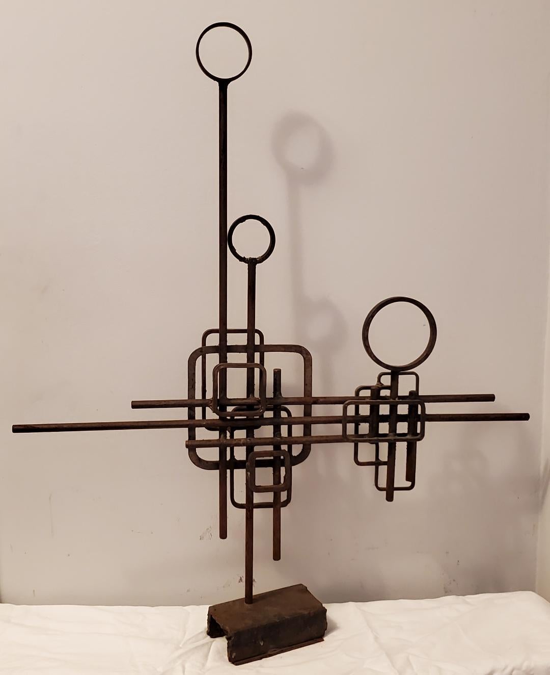 Scultura astratta in metallo forgiata a mano dell'artista M. I. Durand, fine anni '60, inizio anni '70. in vendita 2