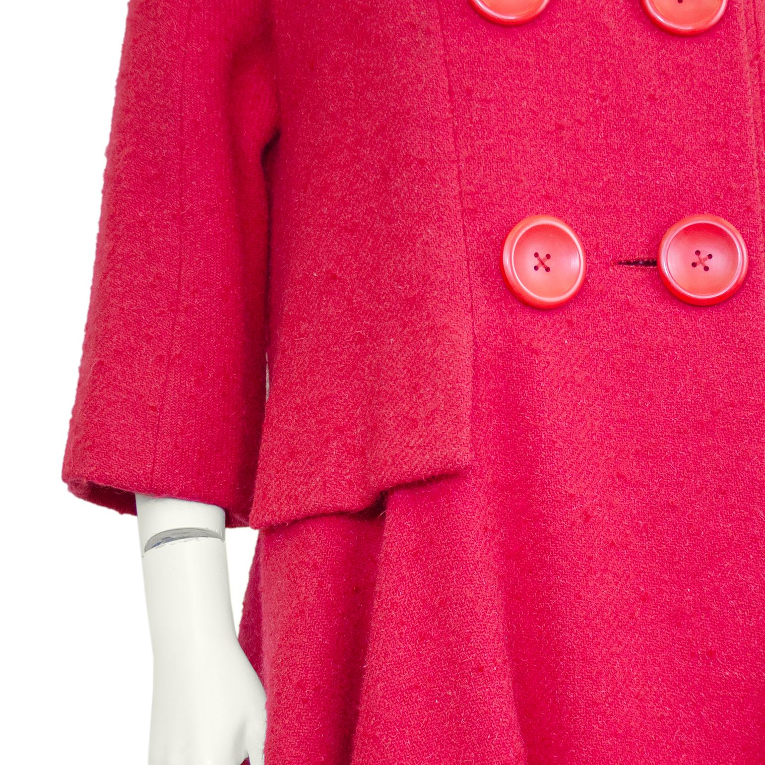 Late 1960s Pierre Cardin Scarlet Swing Coat In Good Condition For Sale In Toronto, Ontario