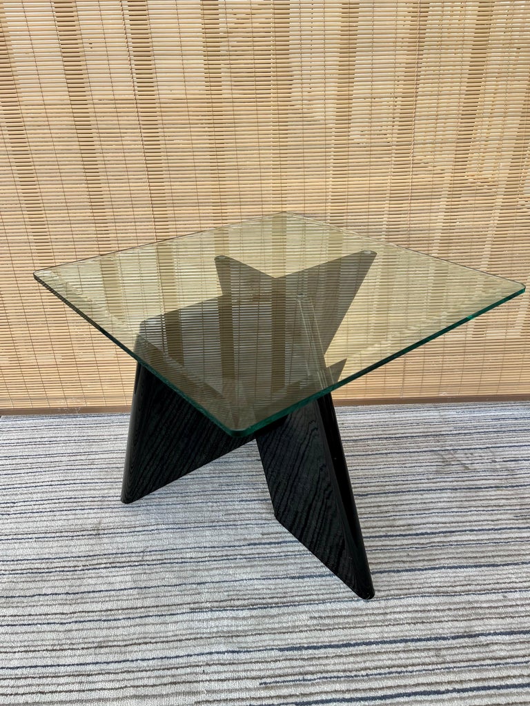 Late 1970s Black Lacquer Postmodern Side Table In Good Condition For Sale In Miami, FL