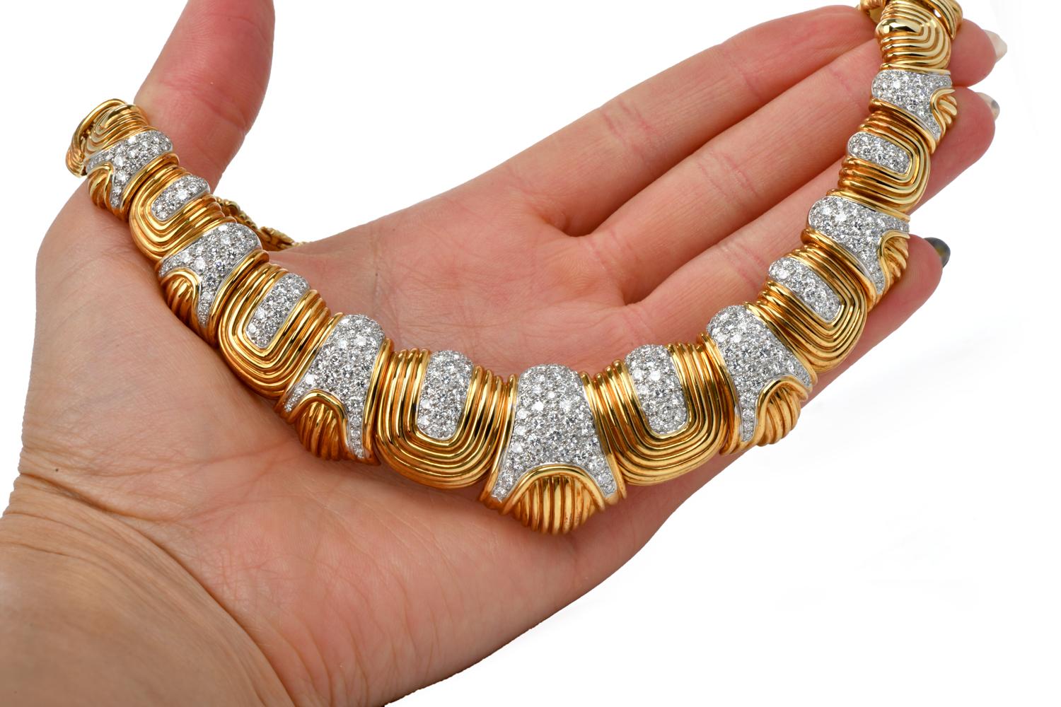 Late 1970s  Diamond Platinum 18K Yellow Gold Choker Necklace For Sale 1