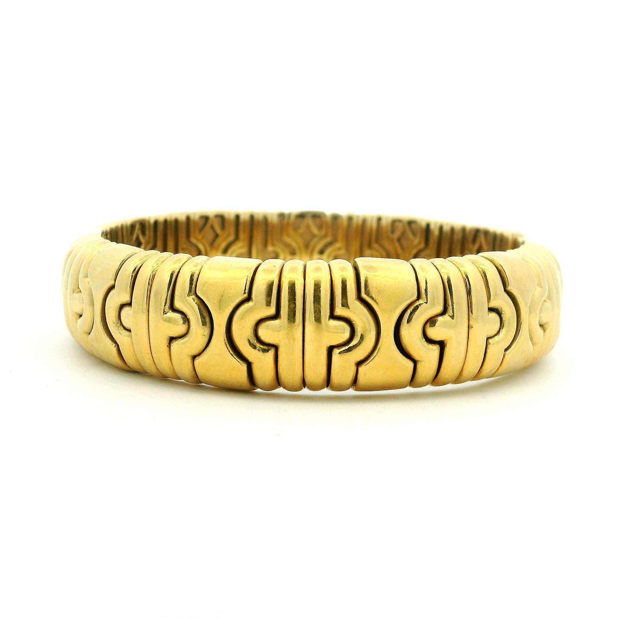 Bracciale stile Tobogas in oro 18 carati della fine degli anni '70, 76,29 grammi in vendita 2