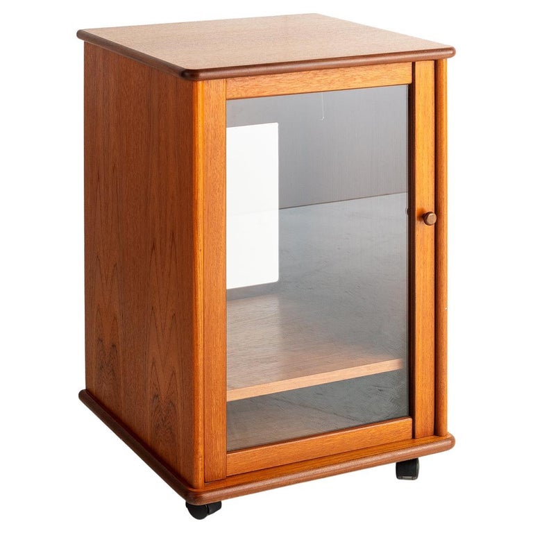Late 1970s MidCentury Modern GPlan HiFi Unit For Sale at 1stDibs