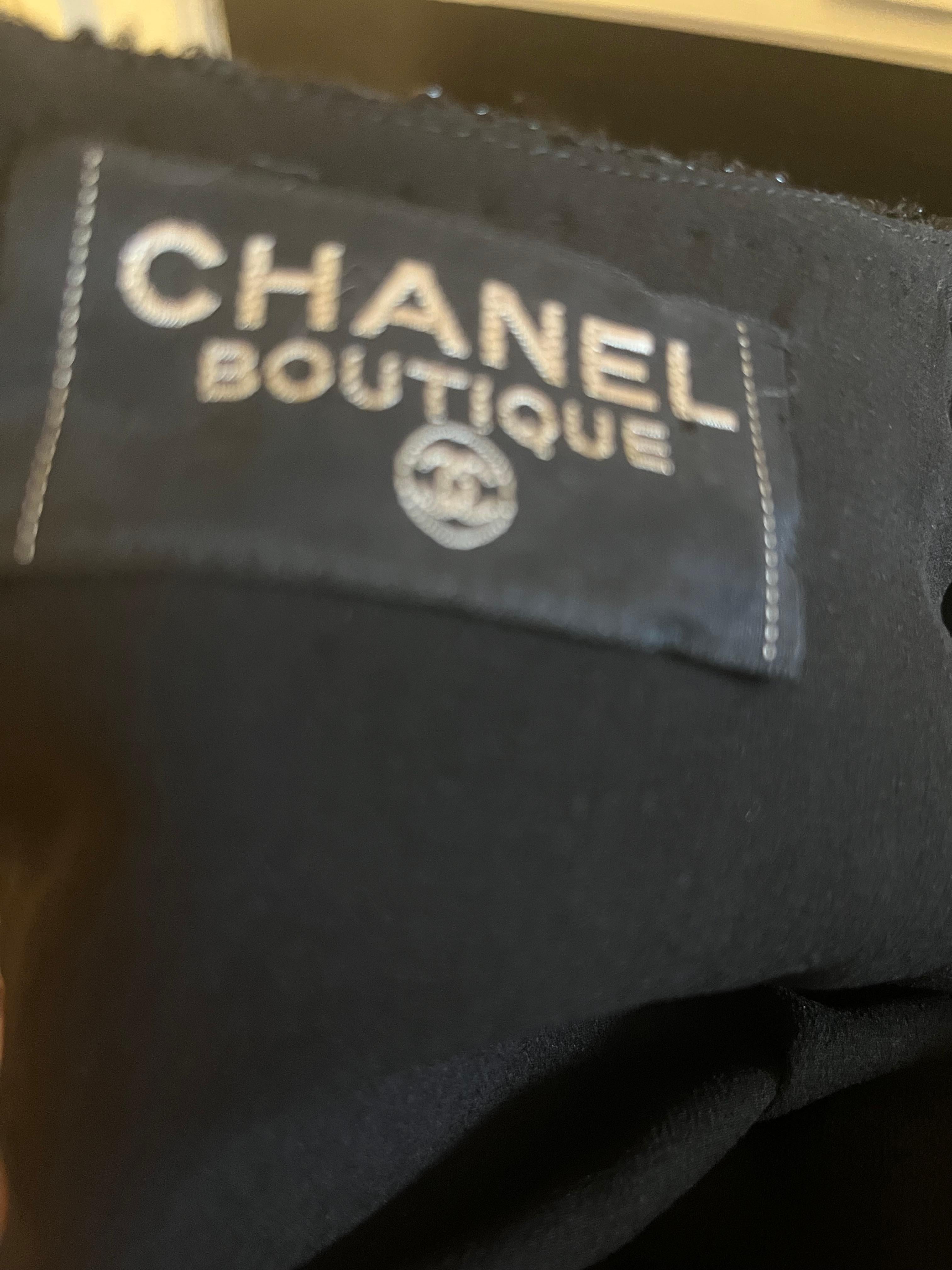Robe Chanel de la fin des années 1980 à sequins noirs et en tulle  en vente 1