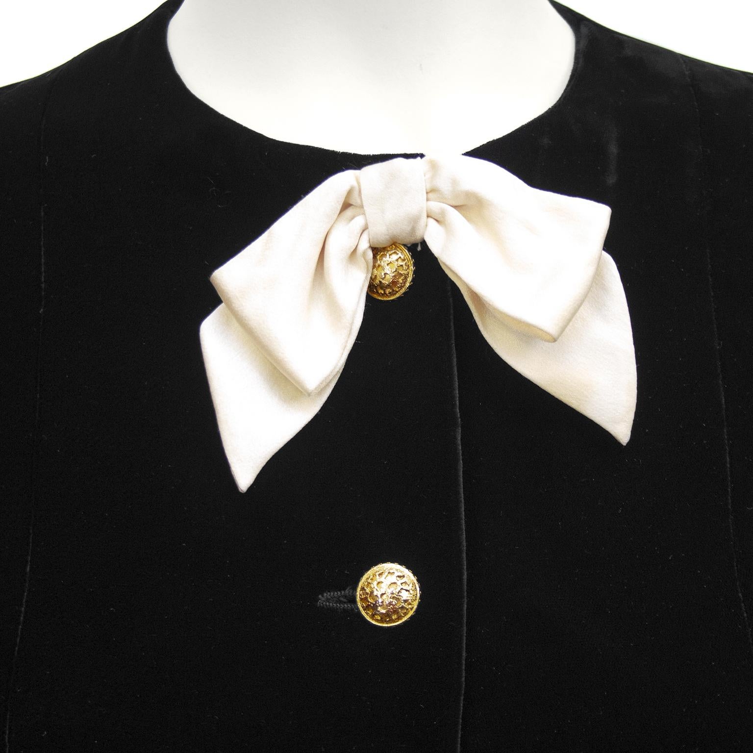 Late 1980's Chanel Black Velvet Jacket with Cream Satin Bows  In Good Condition In Toronto, Ontario