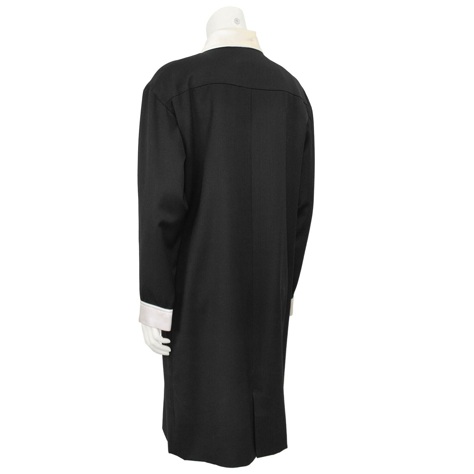 Vestido de esmoquin Chanel de lana negra y seda blanca de finales de los 80 Negro en venta