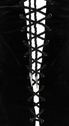 Late 1980s Thierry Mugler Velvet Lace-Up Pointed Strapless Bustier Corset Black