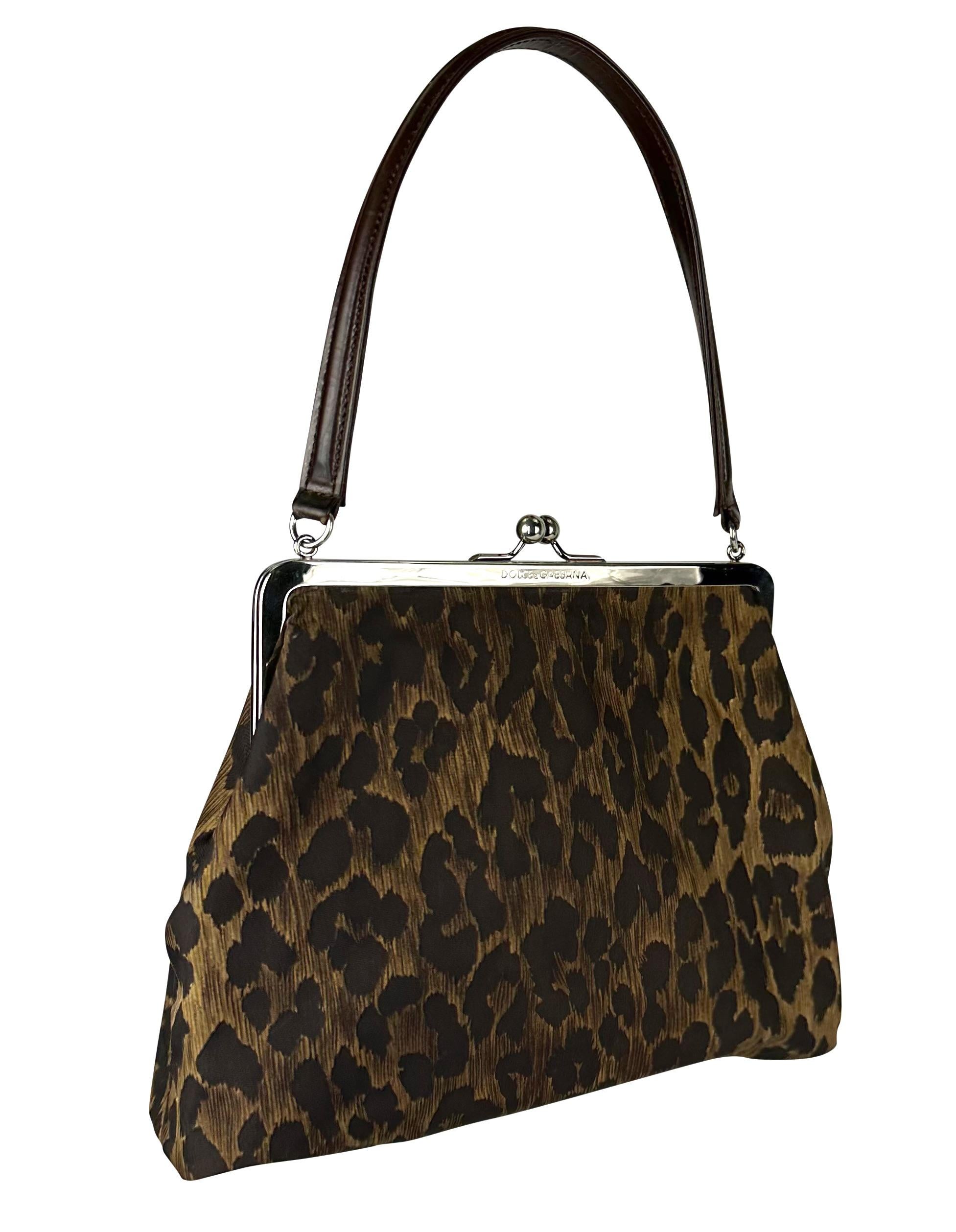 Fin des années 1990 Dolce & Gabbana Brown Cheetah Print Kiss Lock Top Handle Bag Pour femmes en vente