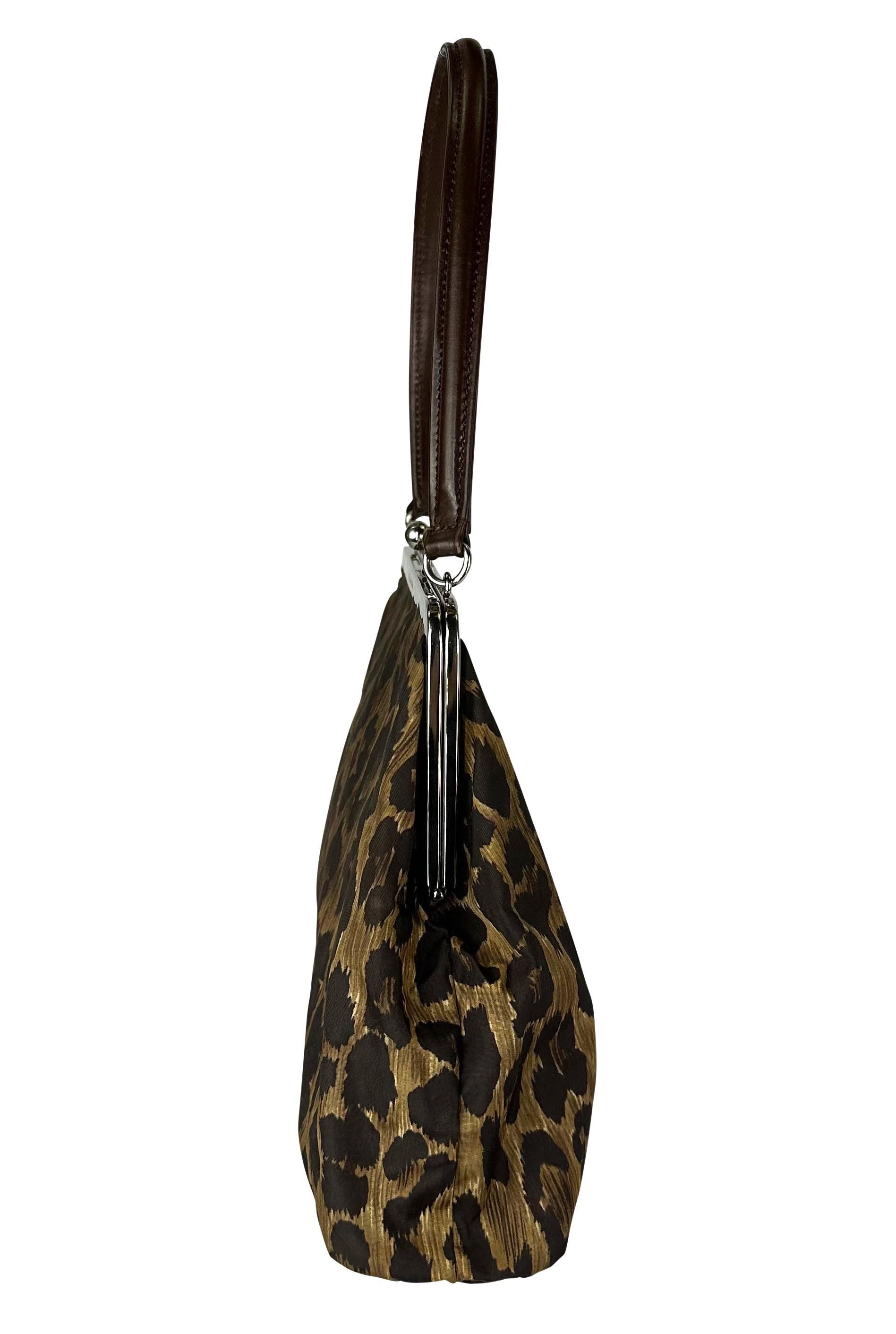 Fin des années 1990 Dolce & Gabbana Brown Cheetah Print Kiss Lock Top Handle Bag en vente 2