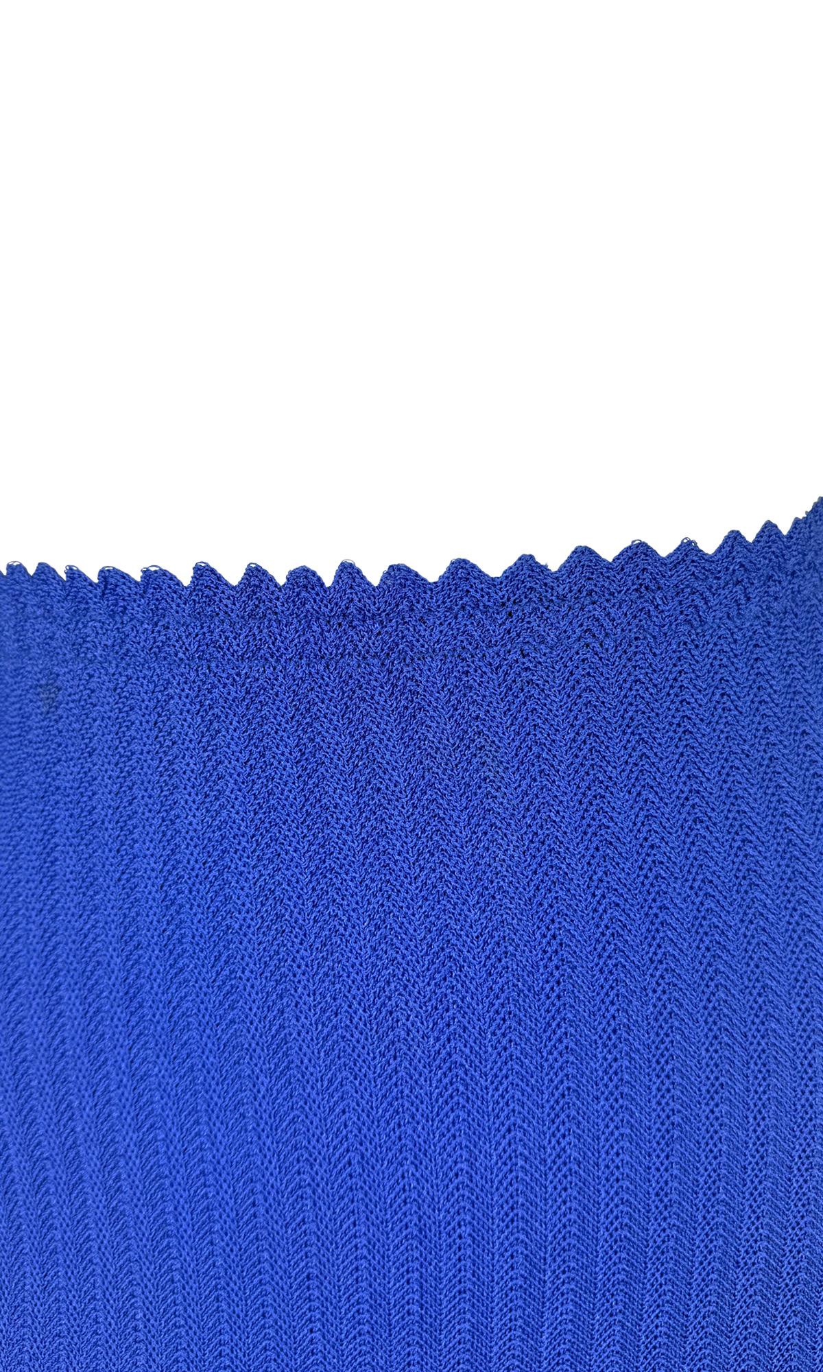 Finales de los 90 Fendi by Karl Lagerfeld Conjunto de falda bralette de punto recortado azul en venta 4
